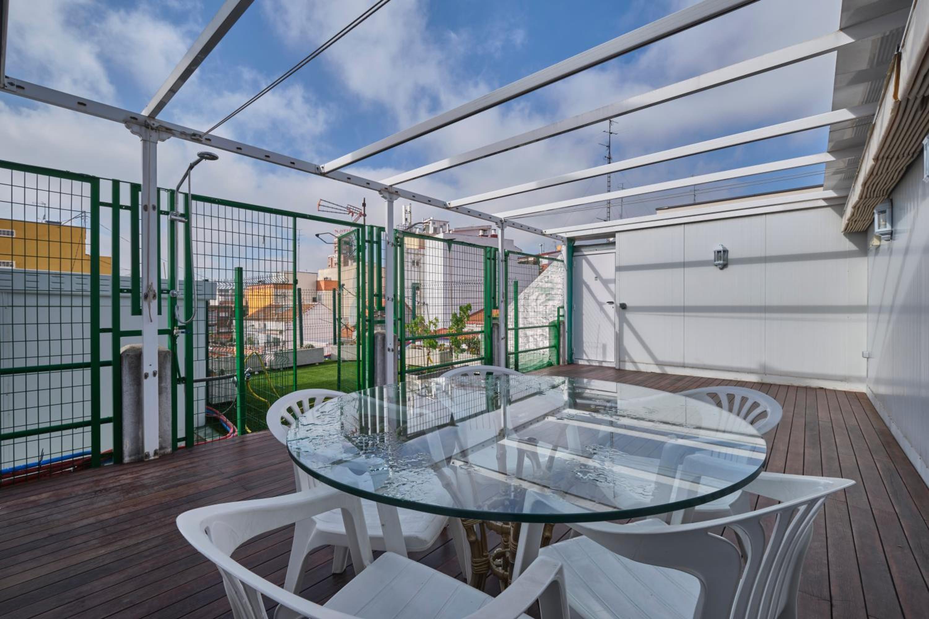 Apartment with Terrace - Photo 40