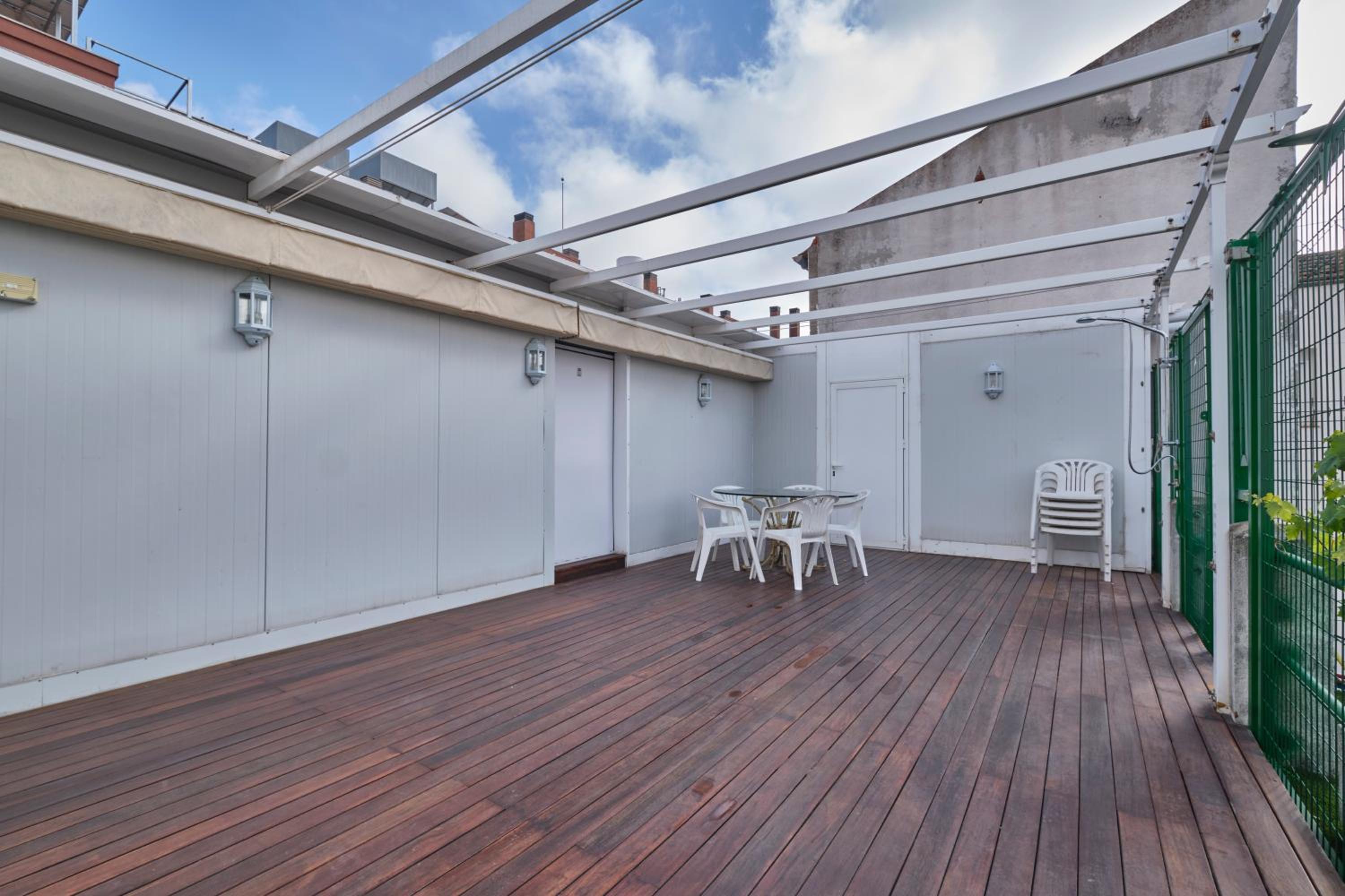 Apartment with Terrace - Photo 41
