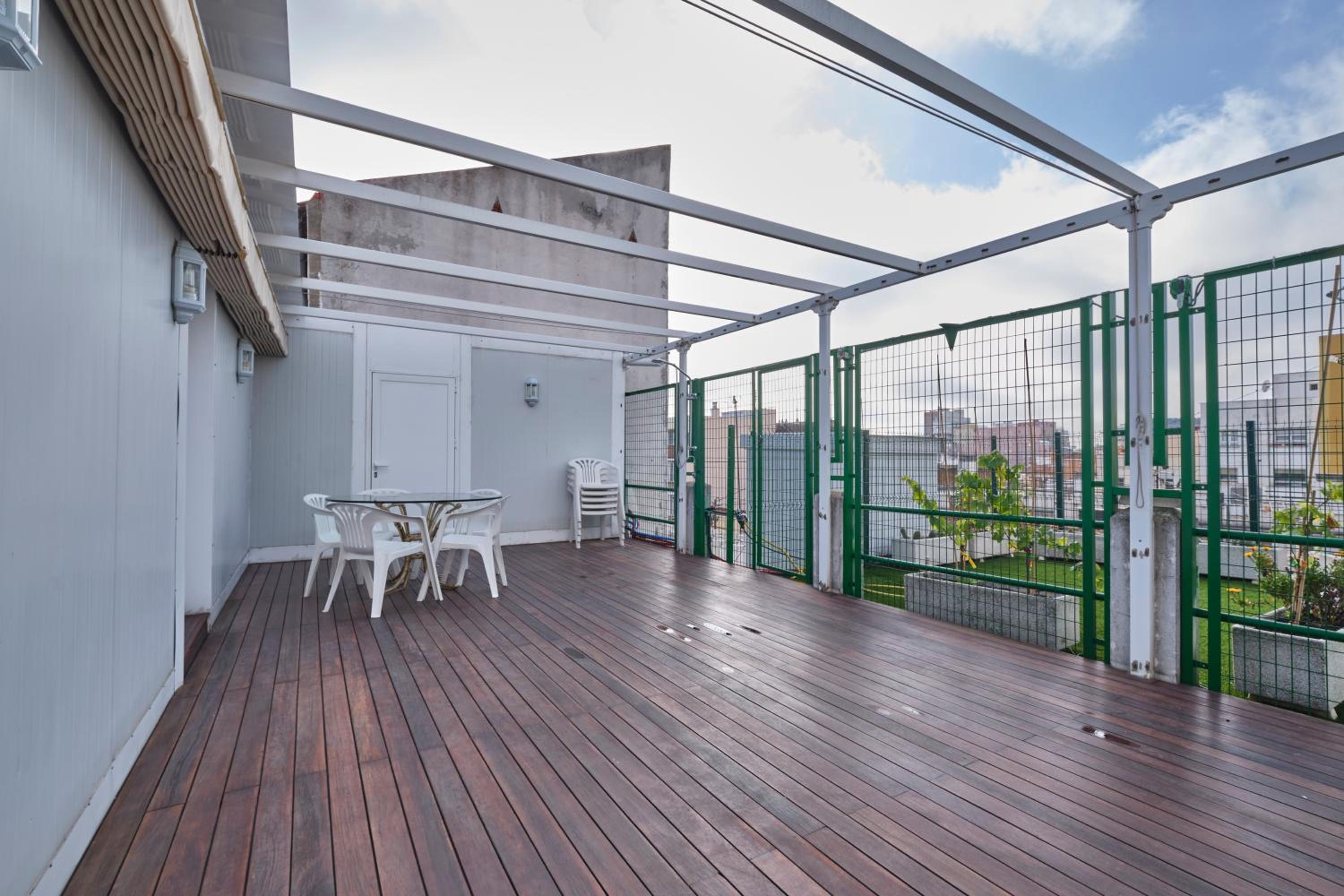 Apartment with Terrace - Photo 42