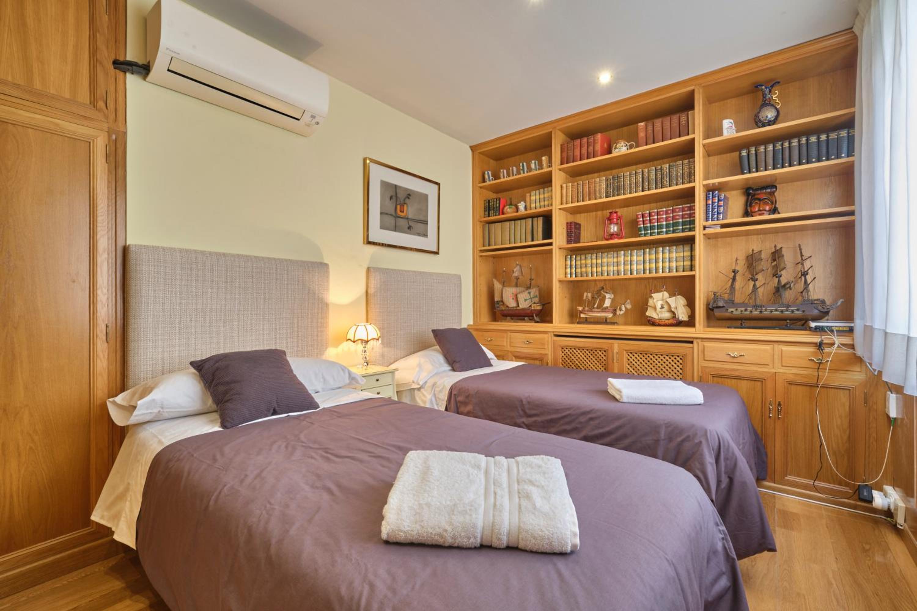 Apartment with Terrace - Photo 45