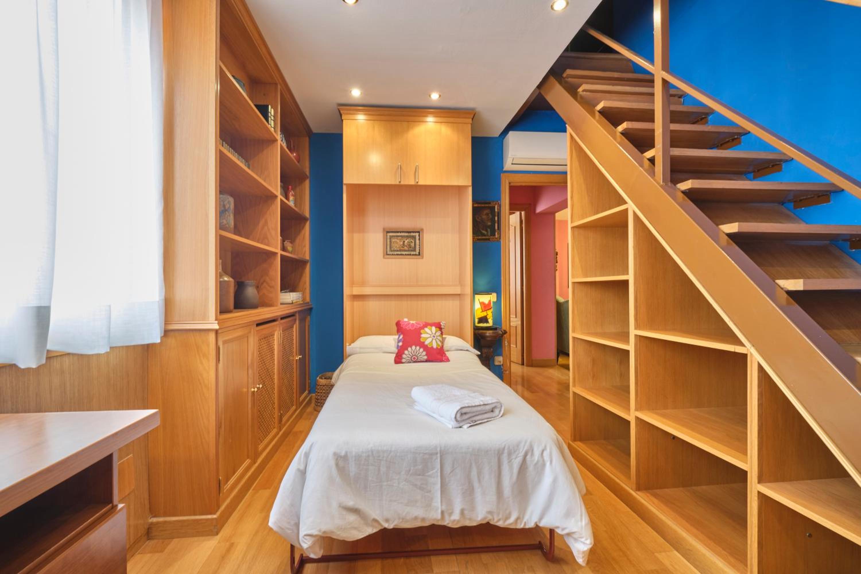 Apartment with Terrace - Photo 3