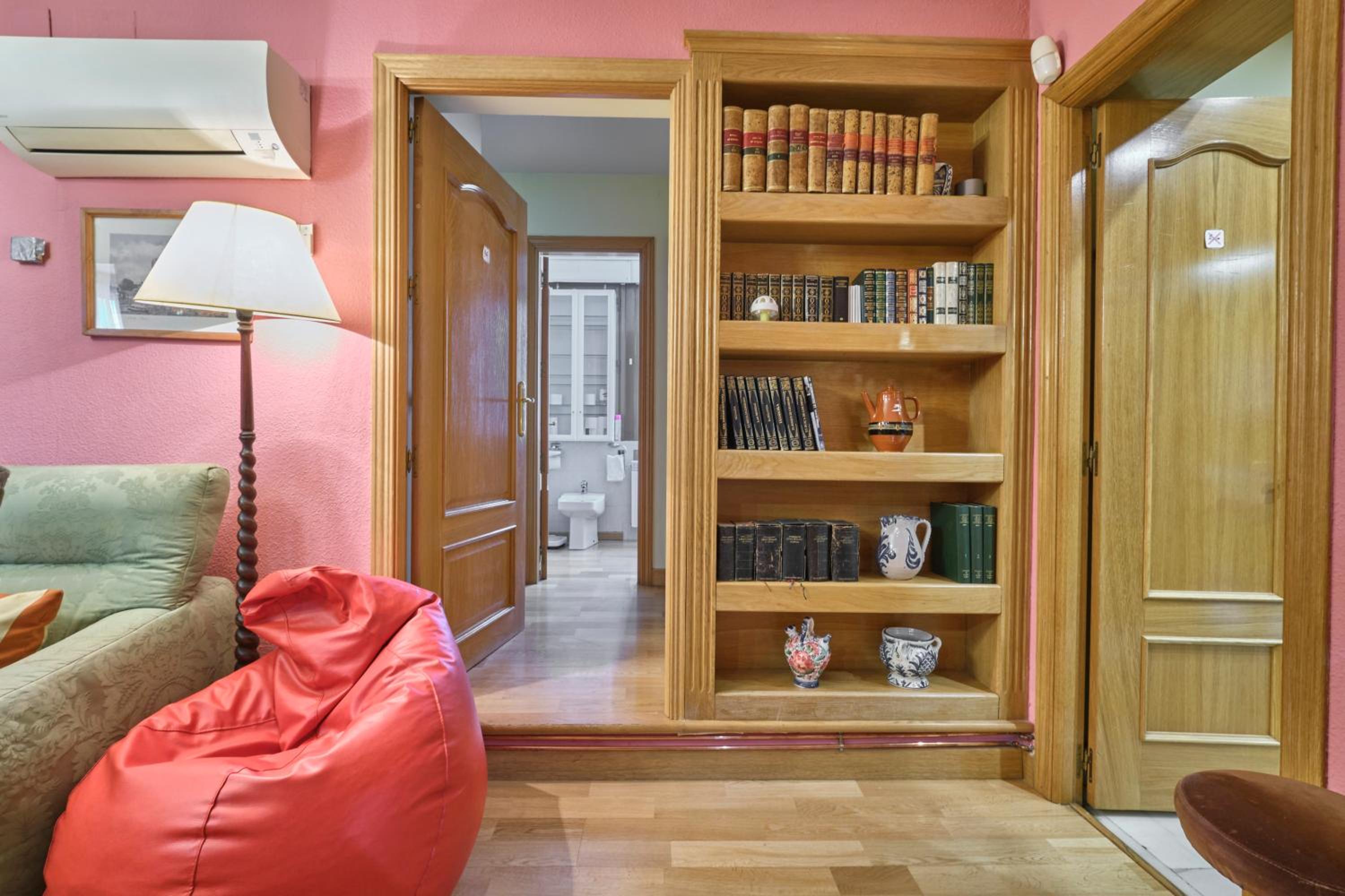 Apartment with Terrace - Photo 10