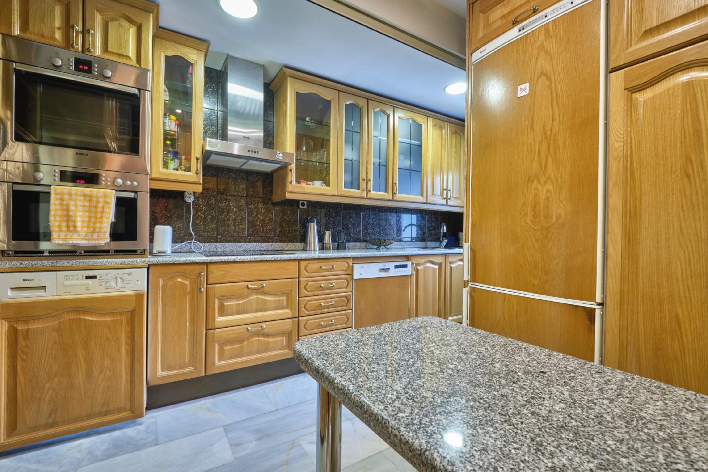 Apartment with Terrace - Photo 16