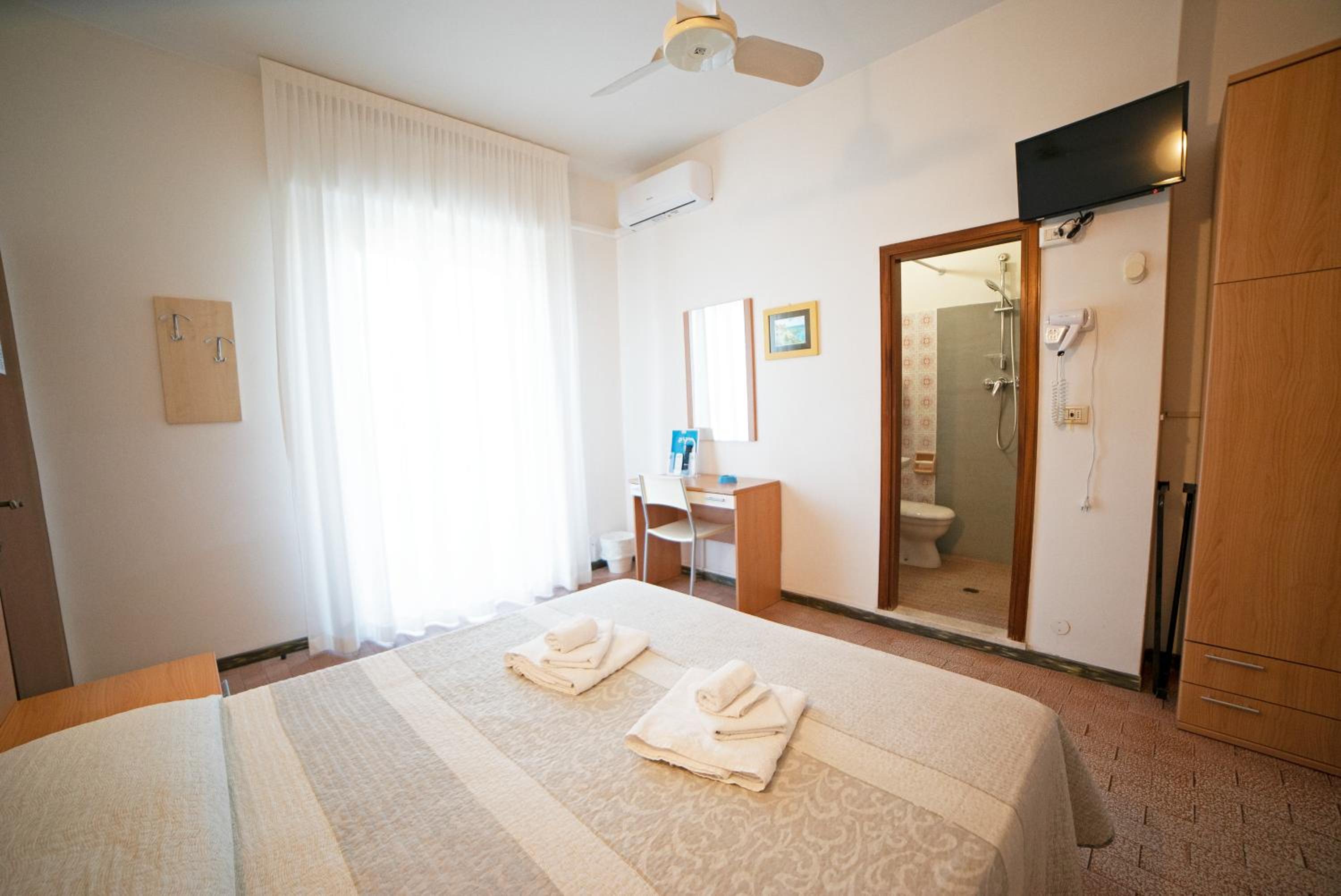 Triple Room with Balcony - Photo 4