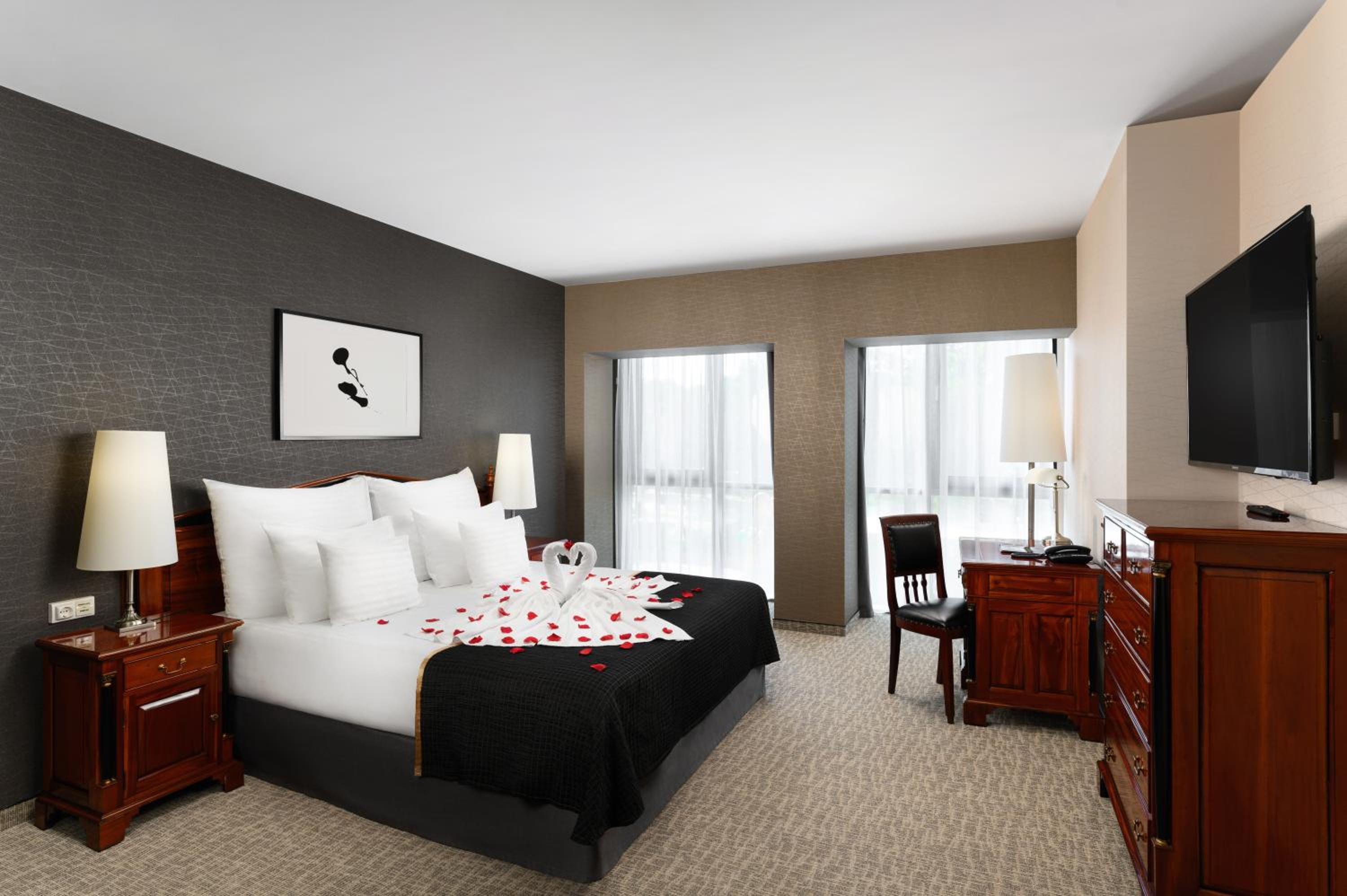 Deluxe Plus Room - Photo 2