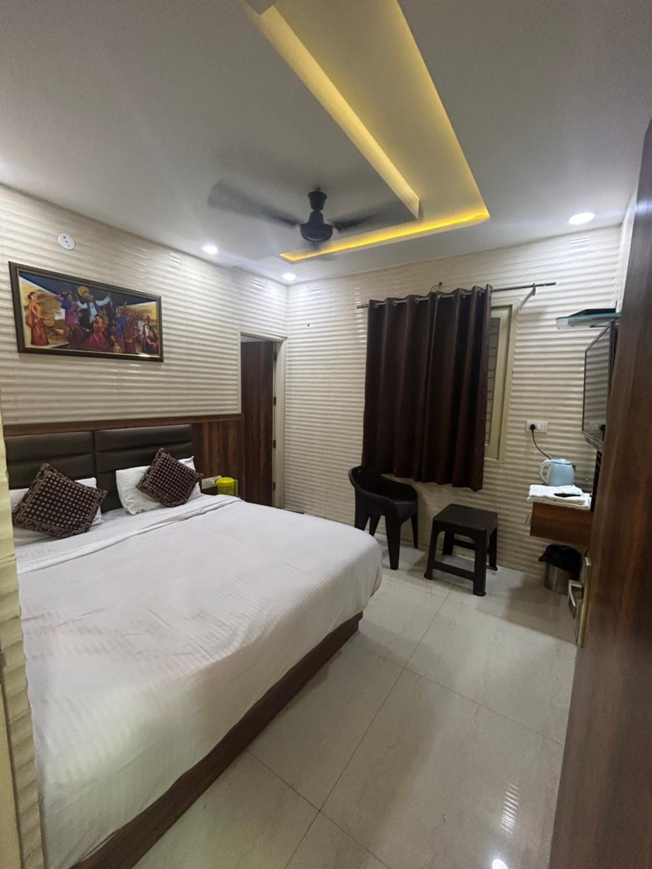 Deluxe Room - Photo 3