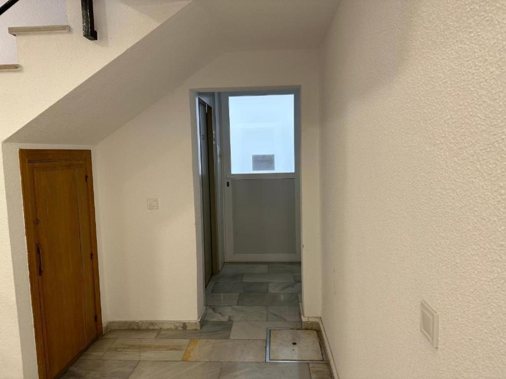 Apartment with Terrace - Photo 26