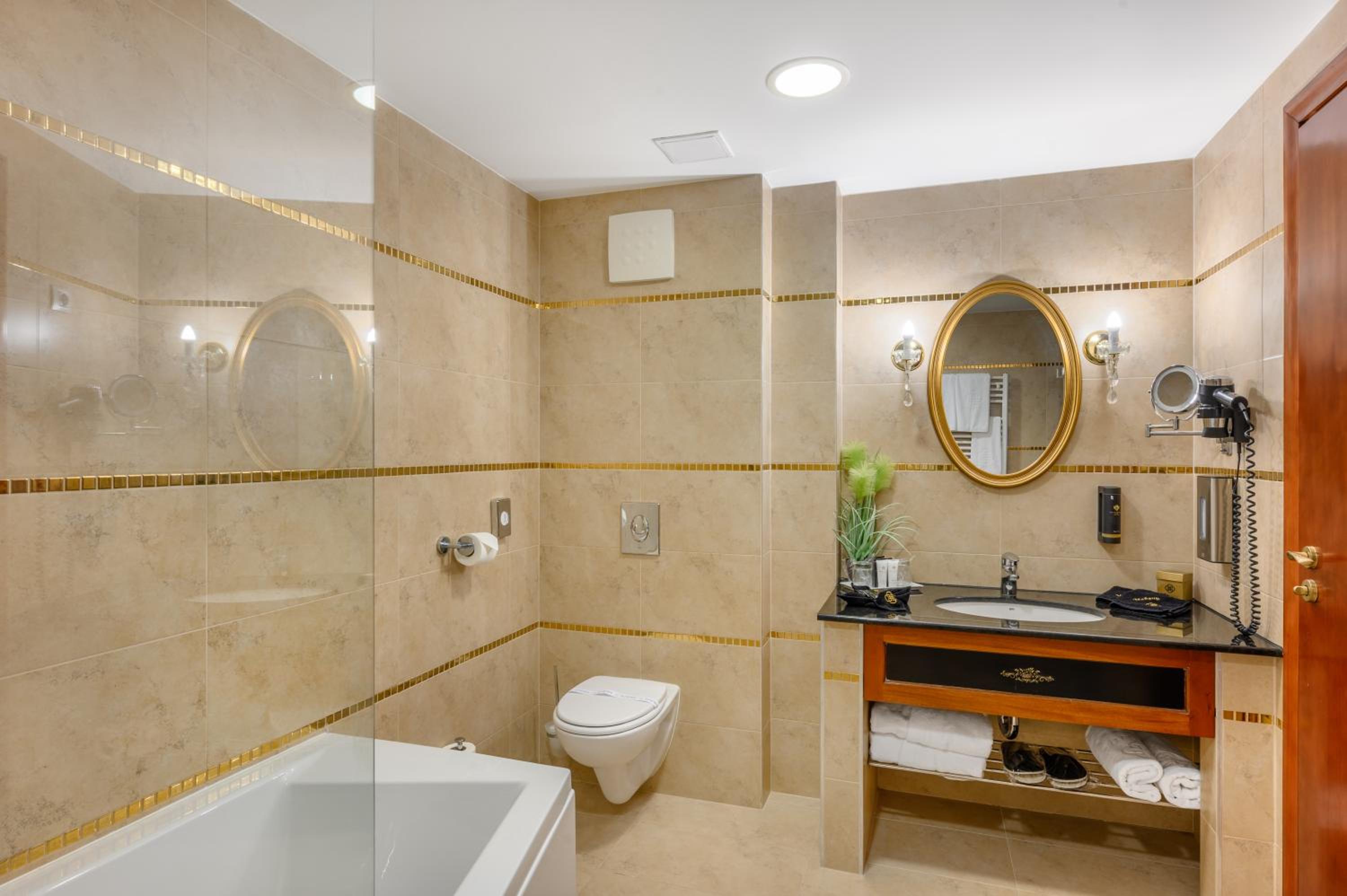 Romantic Suite - Photo 5