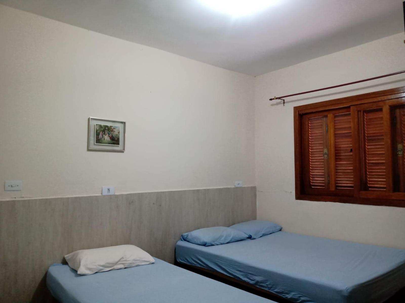 Five-Bedroom House photo 1