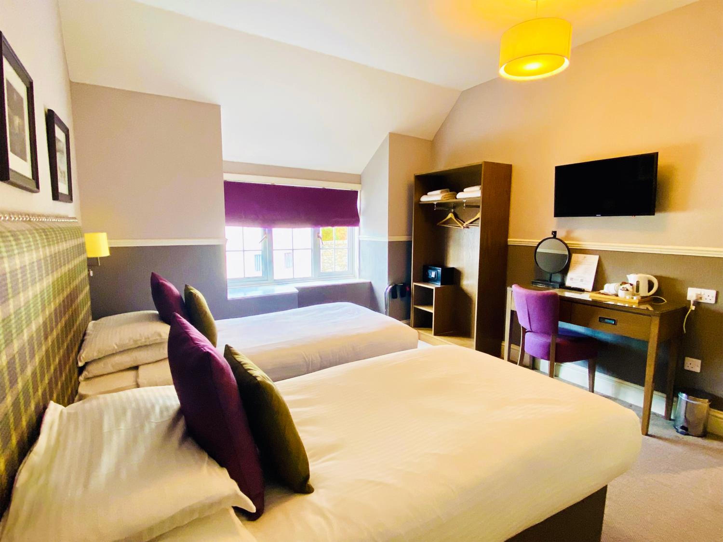 Double or Twin Room - Photo 4