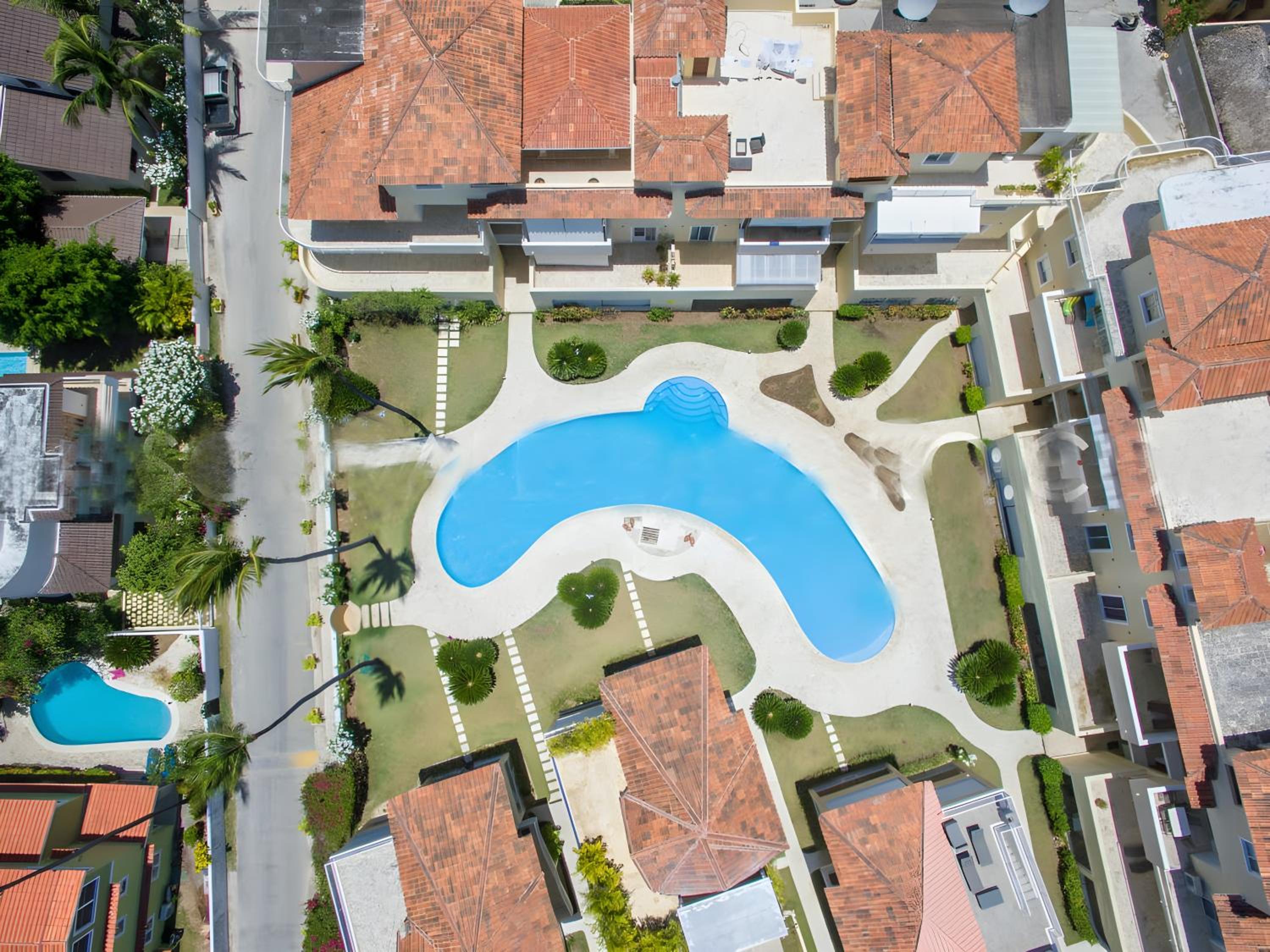 Apartment with Pool View  photo 3
