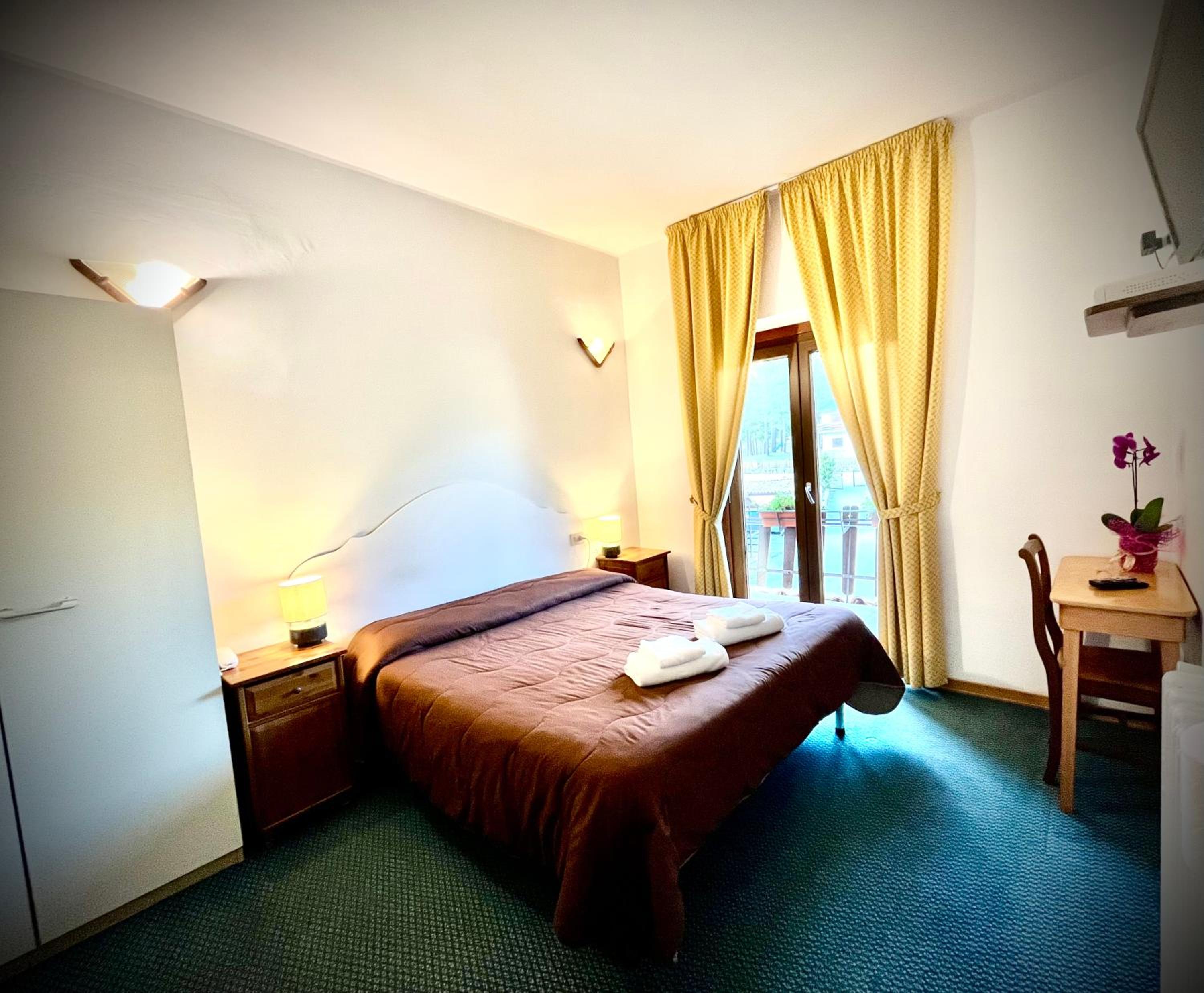 Economy Double Room photo 2