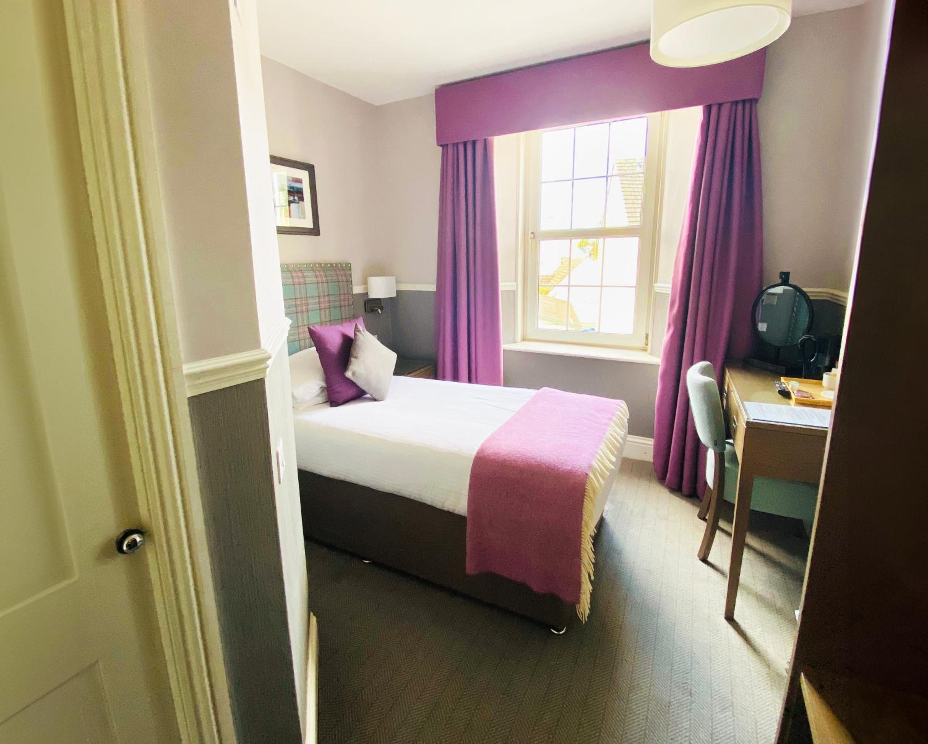 Classic Single Room