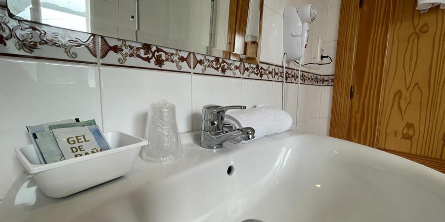 Single Room - Photo 2