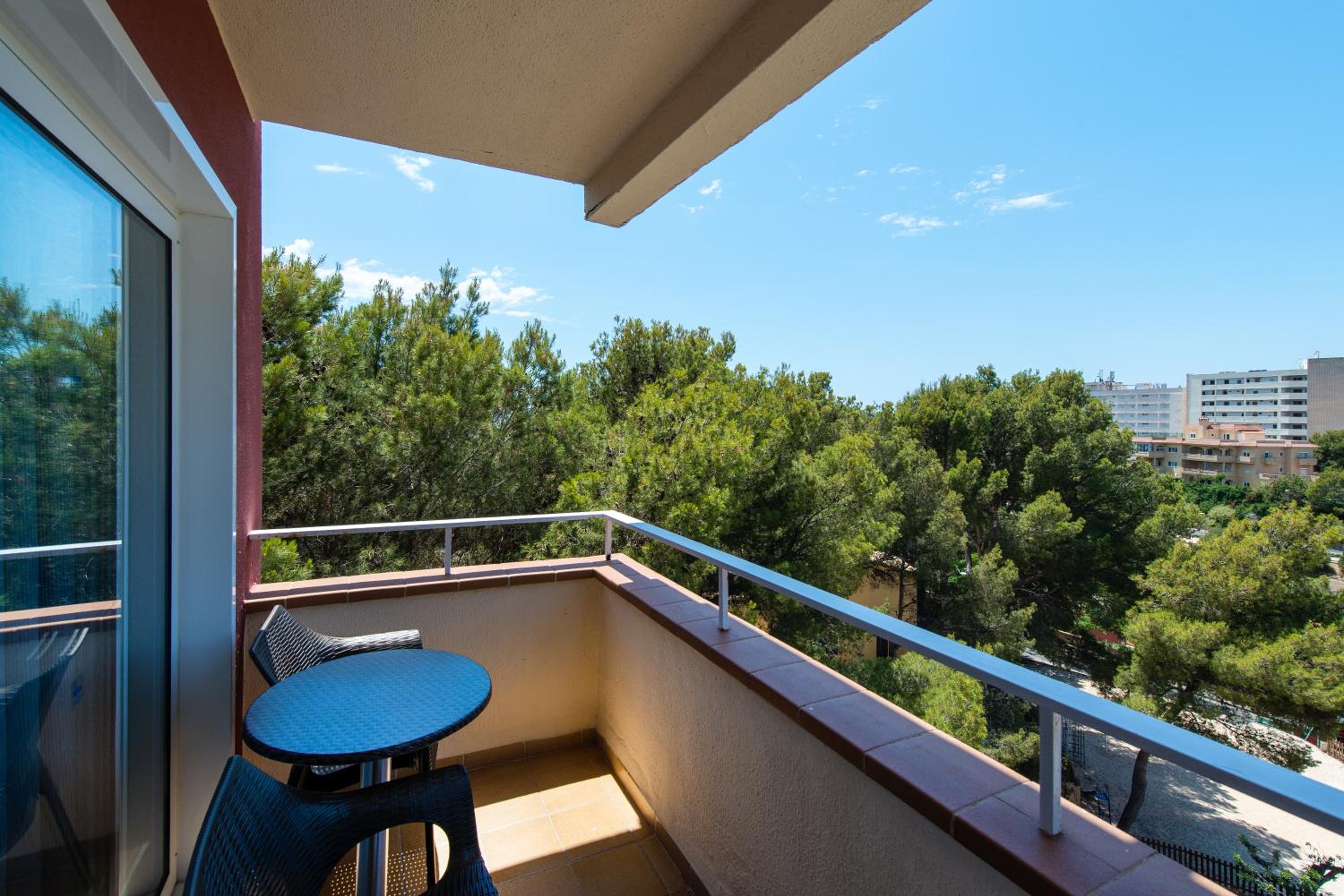 Deluxe Room with Panoramic View and Spa Access