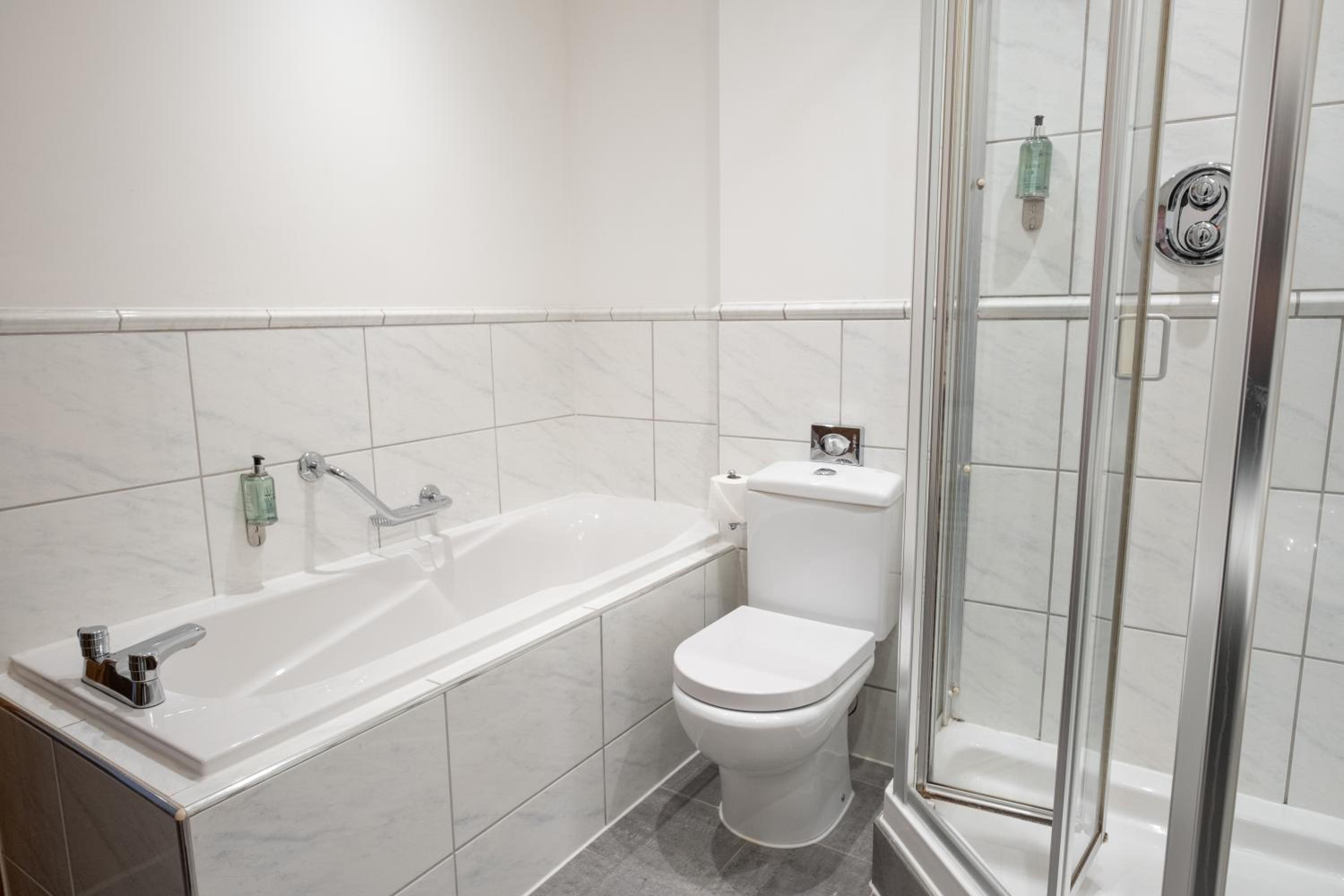 Suite (2 Adults) - Photo 6