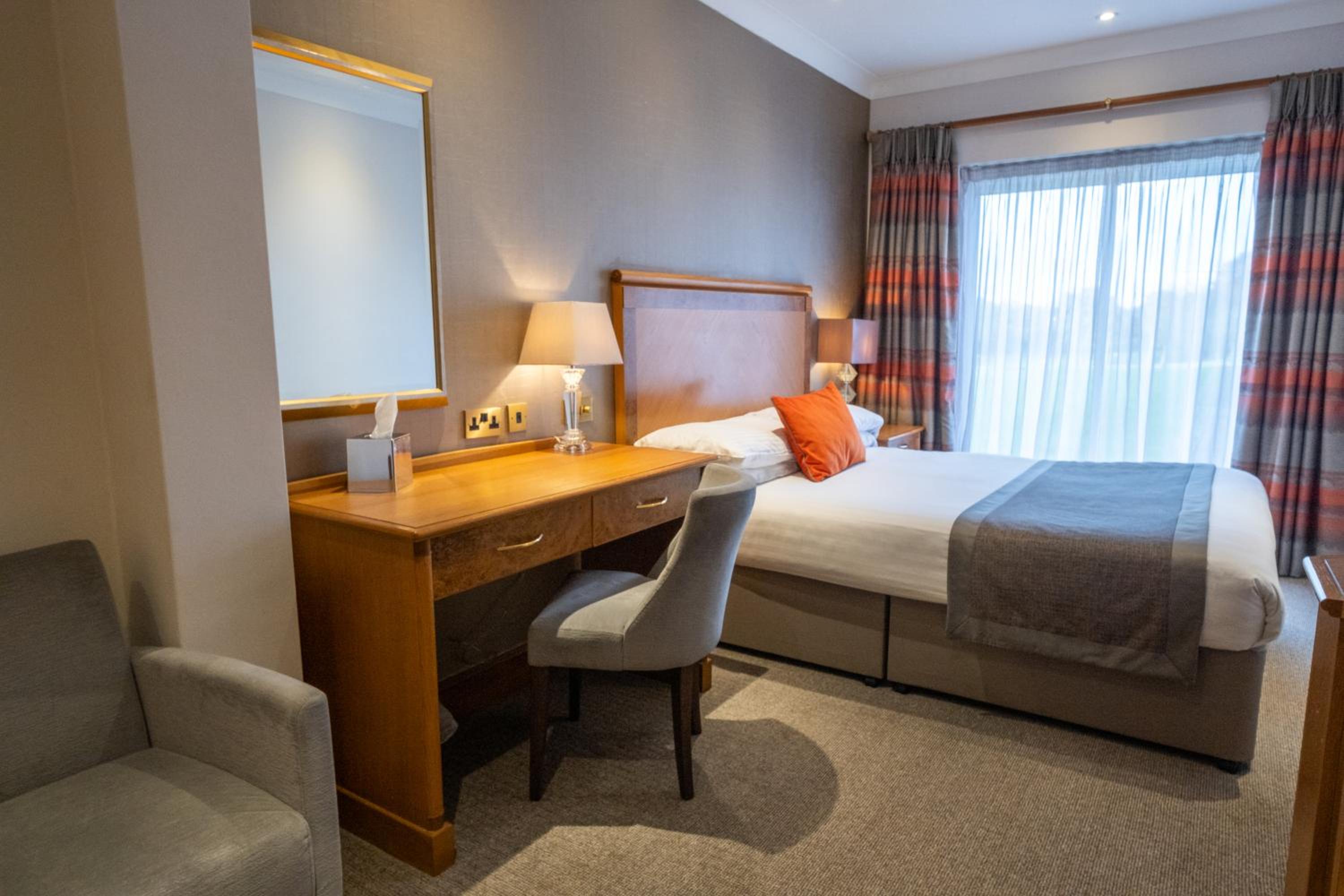 Standard Twin Room - Photo 7