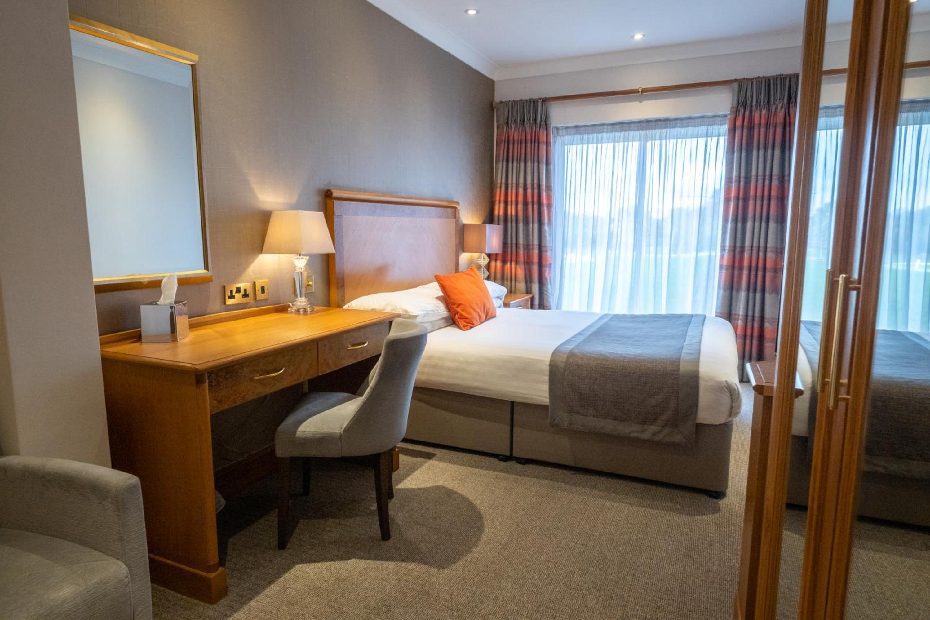 Standard Twin Room - Photo 5