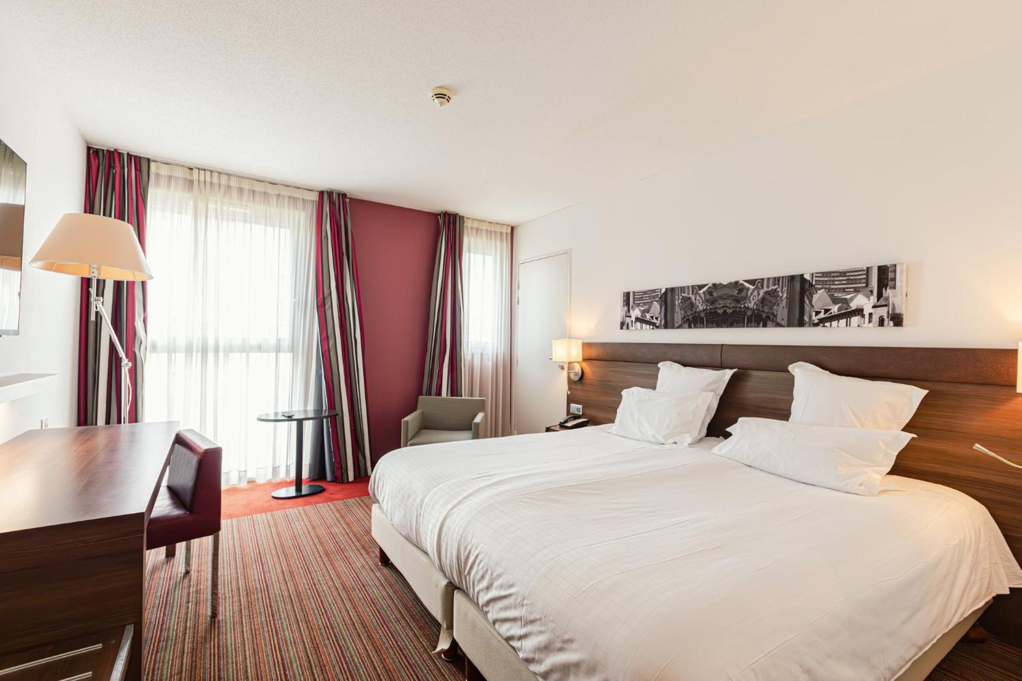Standard King Room - Photo 3