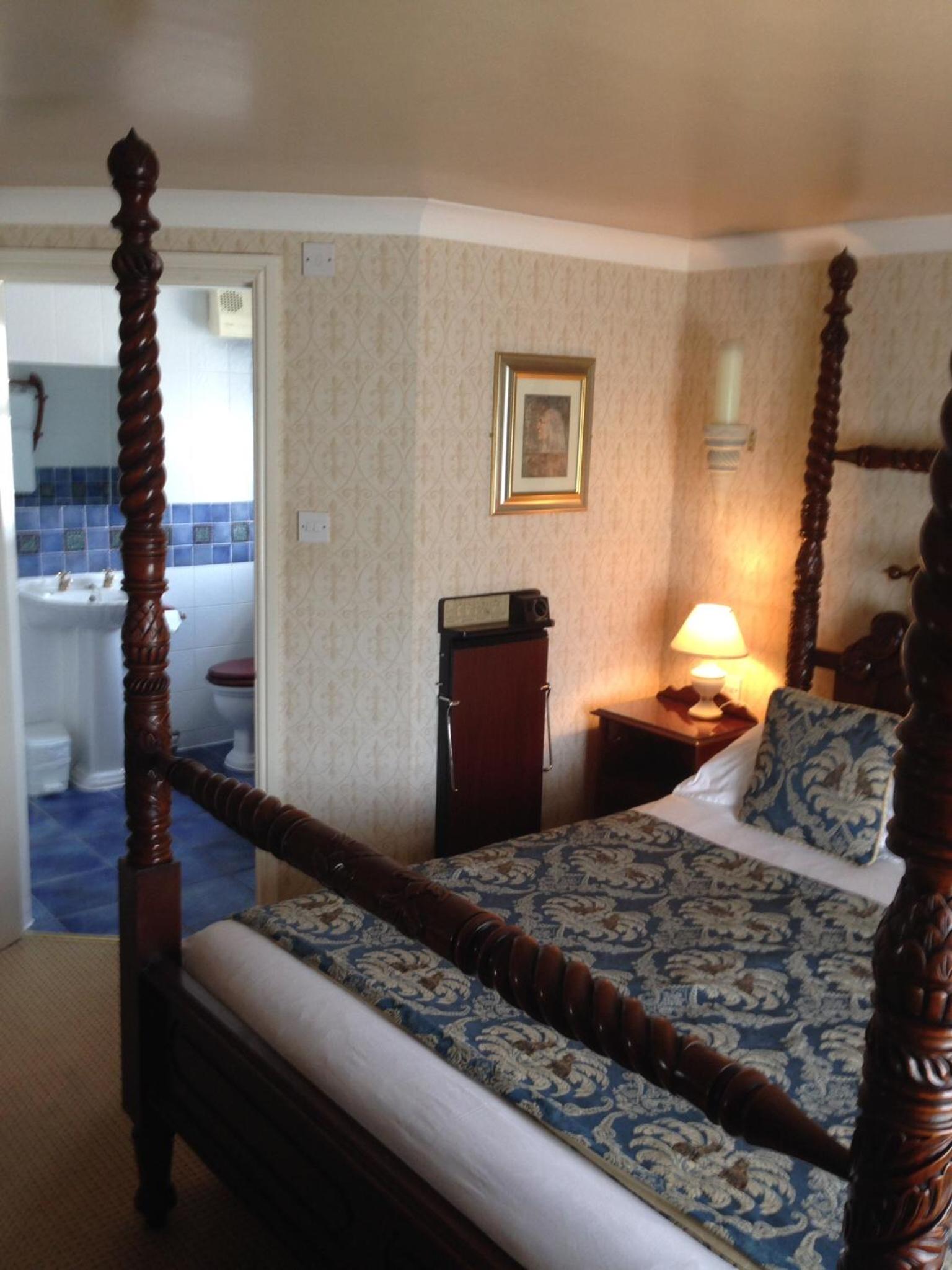 Superior Four-Poster King Room - Photo 1