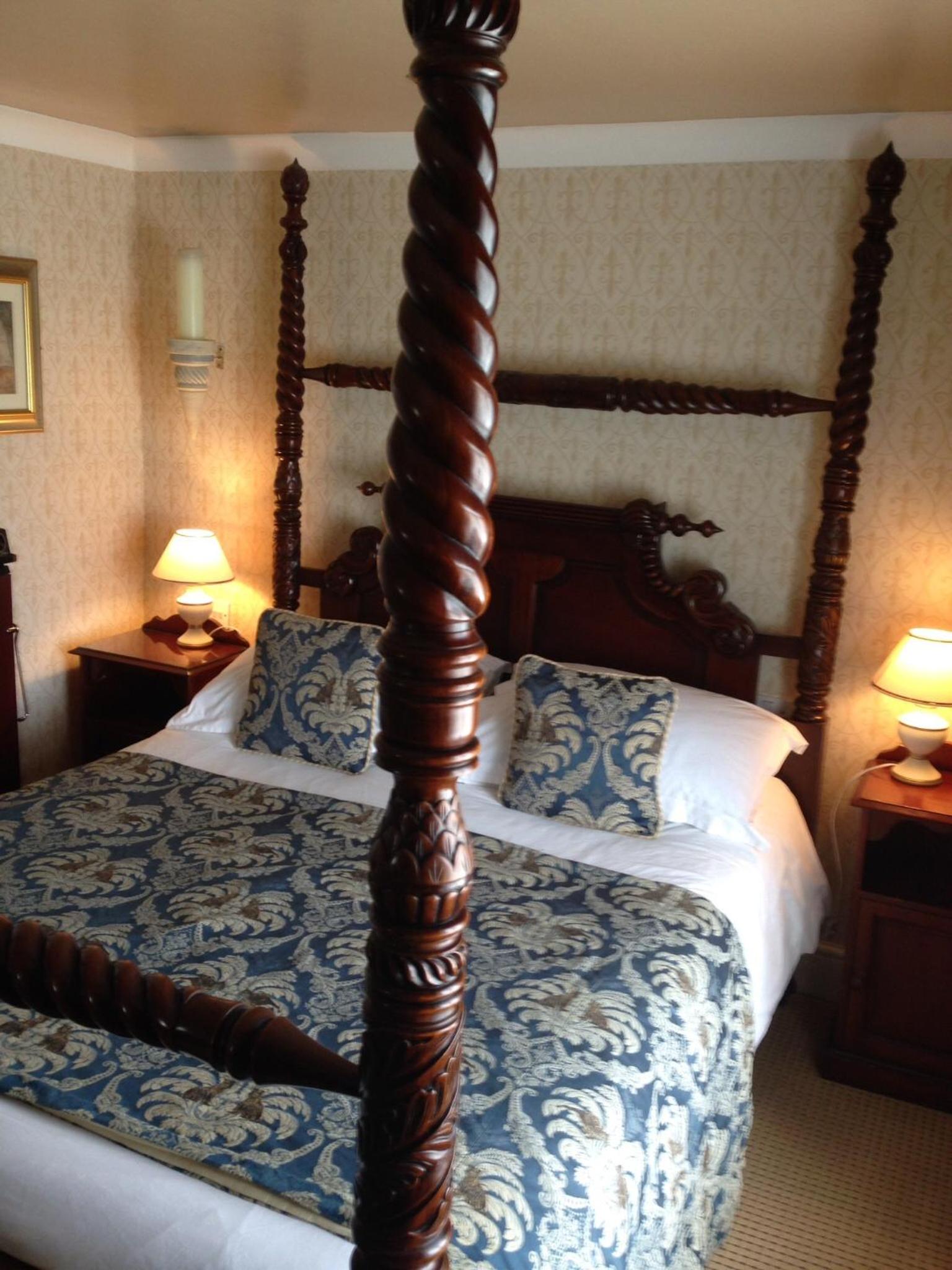 Superior Four-Poster King Room - Photo 3