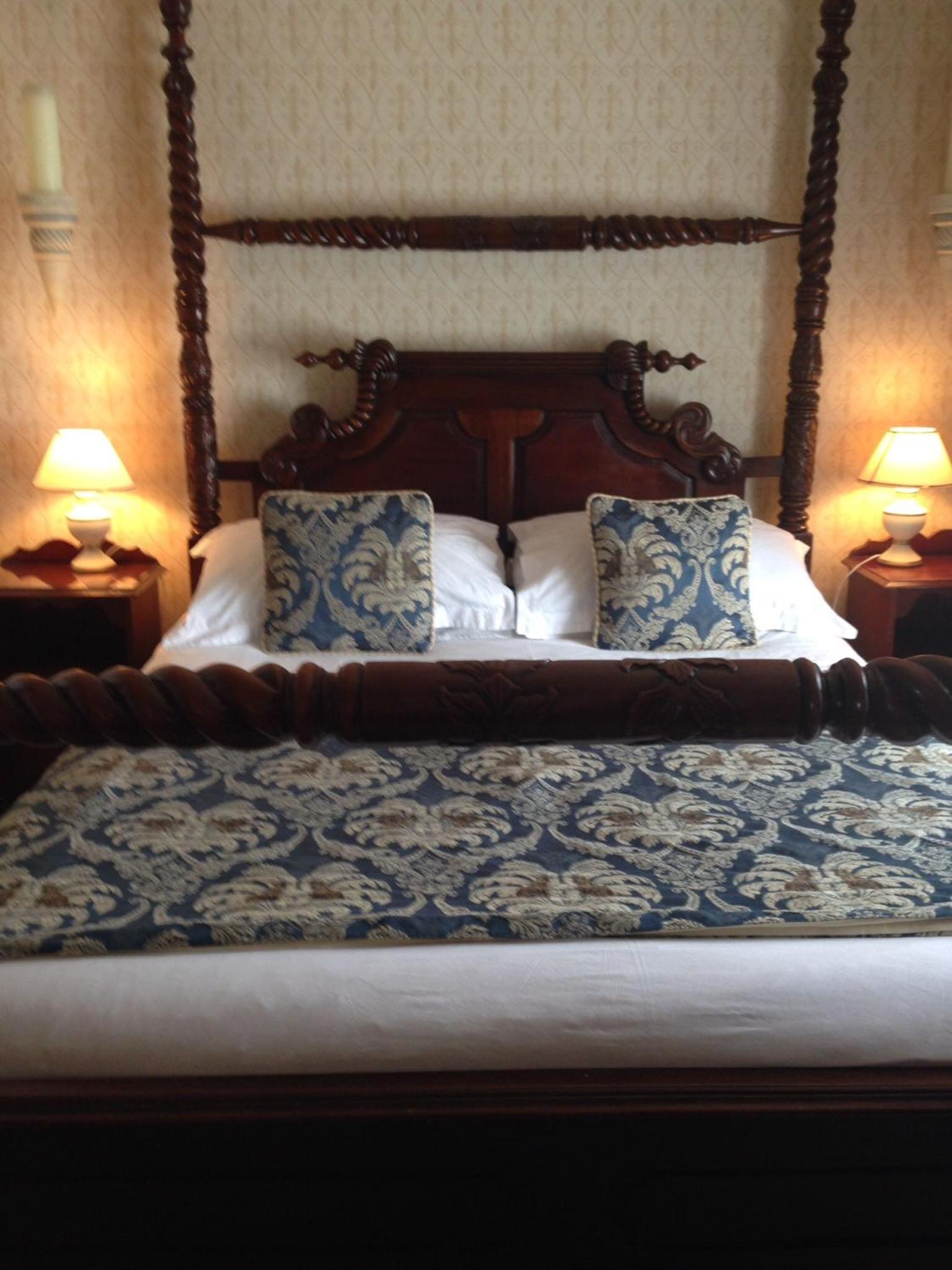 Superior Four-Poster King Room - Photo 4