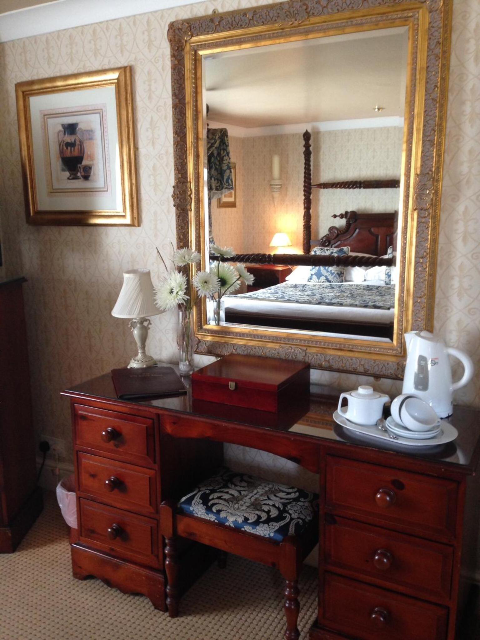 Superior Four-Poster King Room - Photo 6