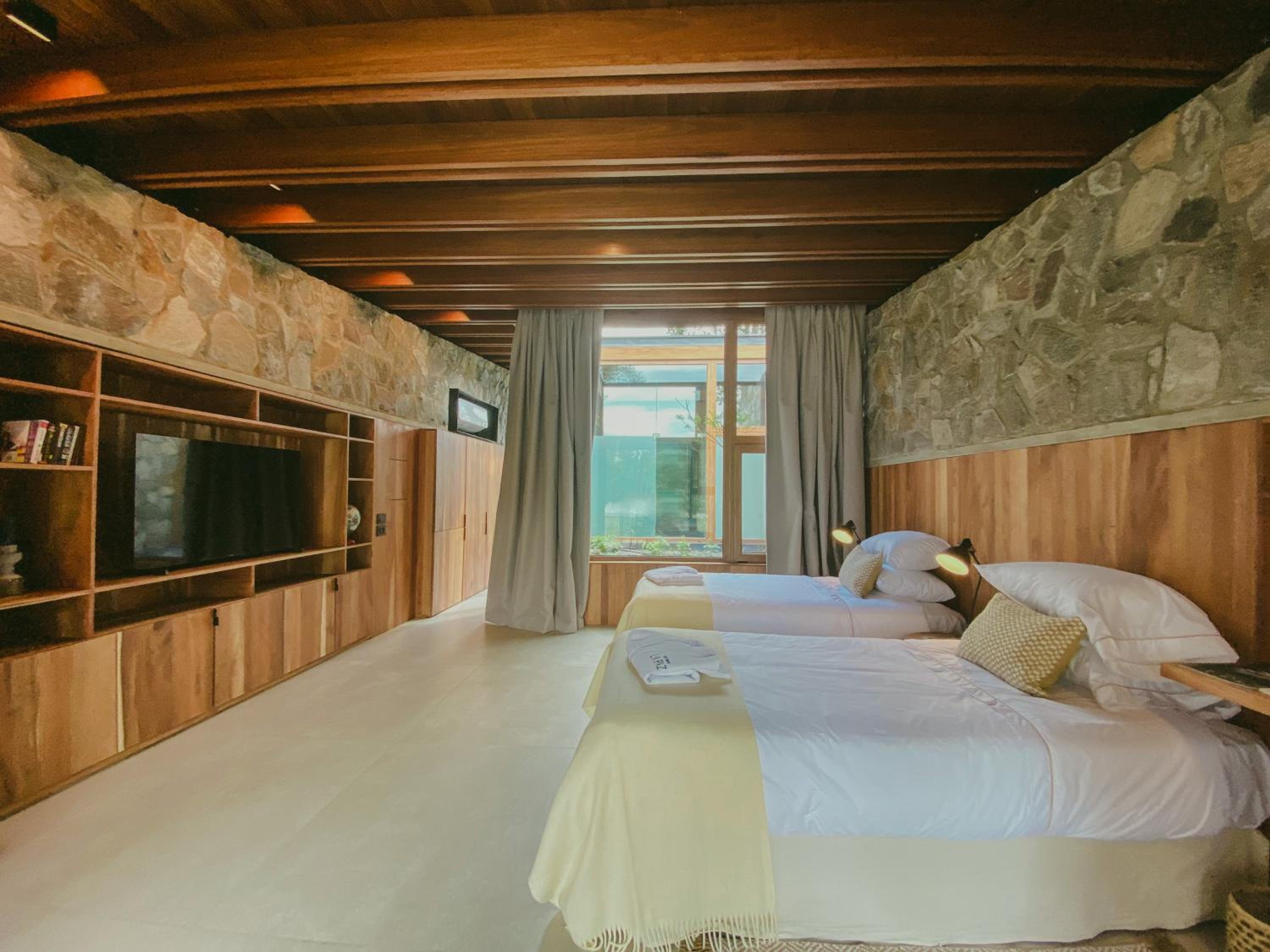 Double or Twin Room with Lake View photo 1