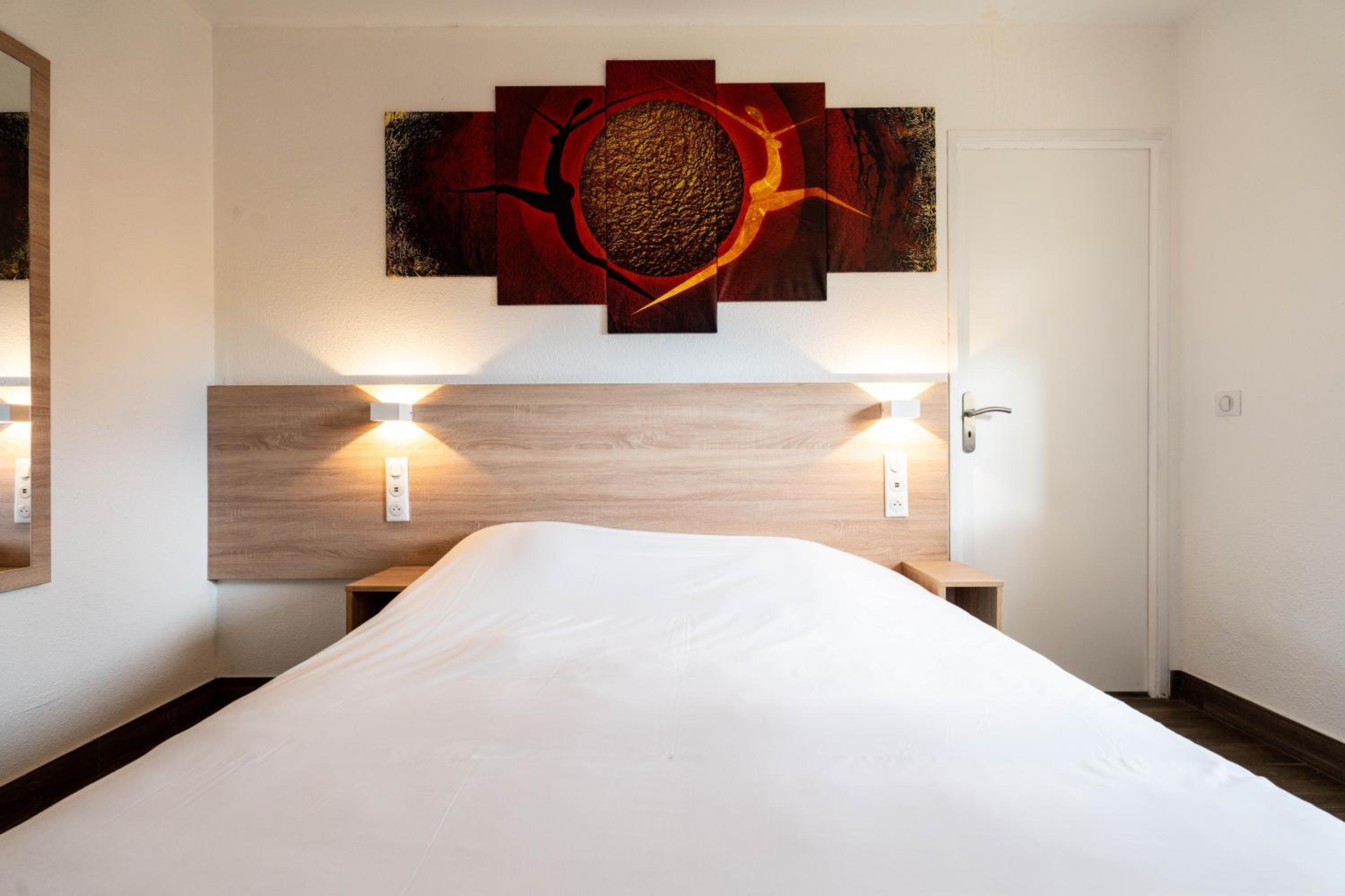 Double Room with Private Bathroom - Photo 4