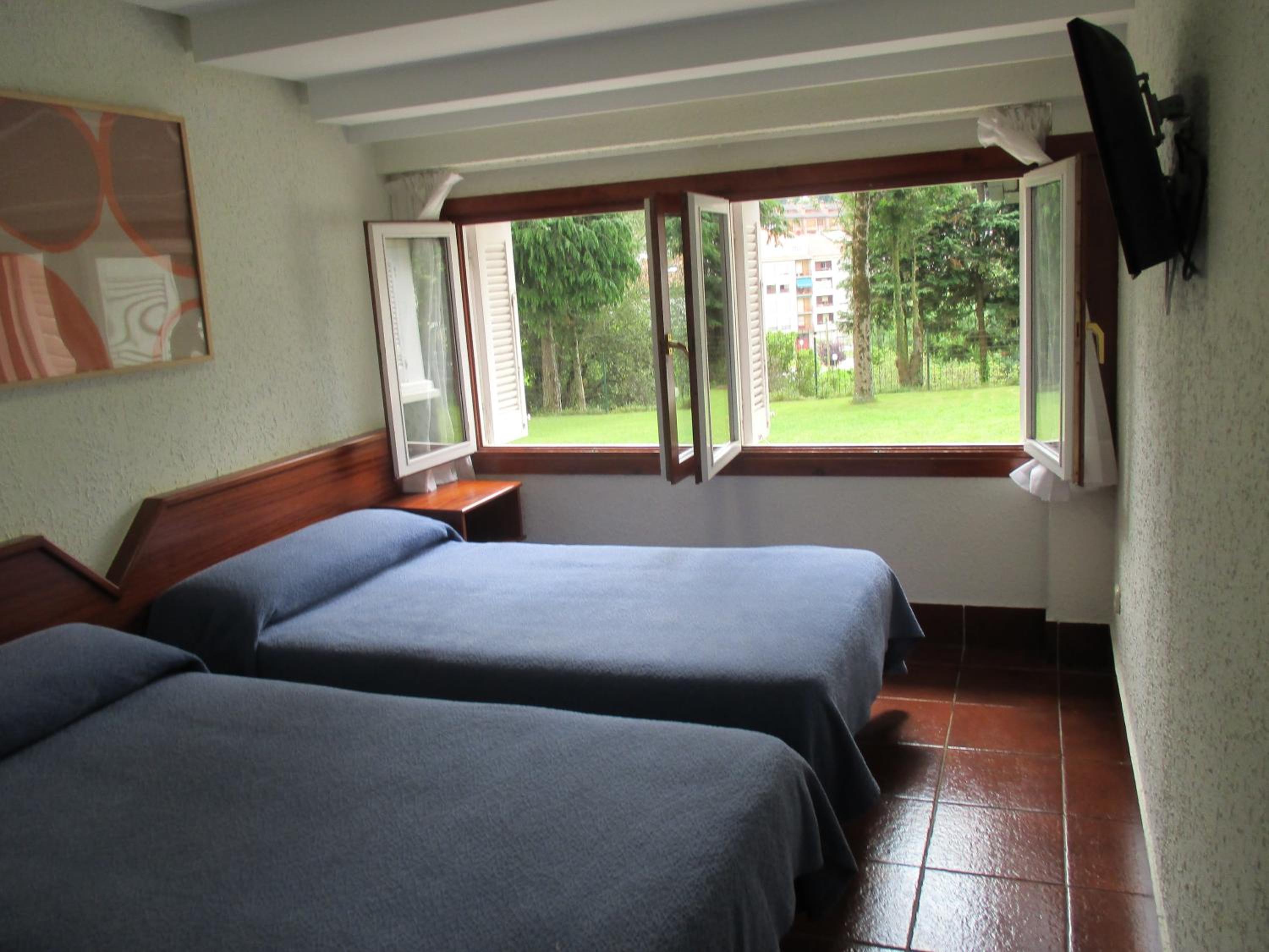 Economy Quadruple Room photo 1