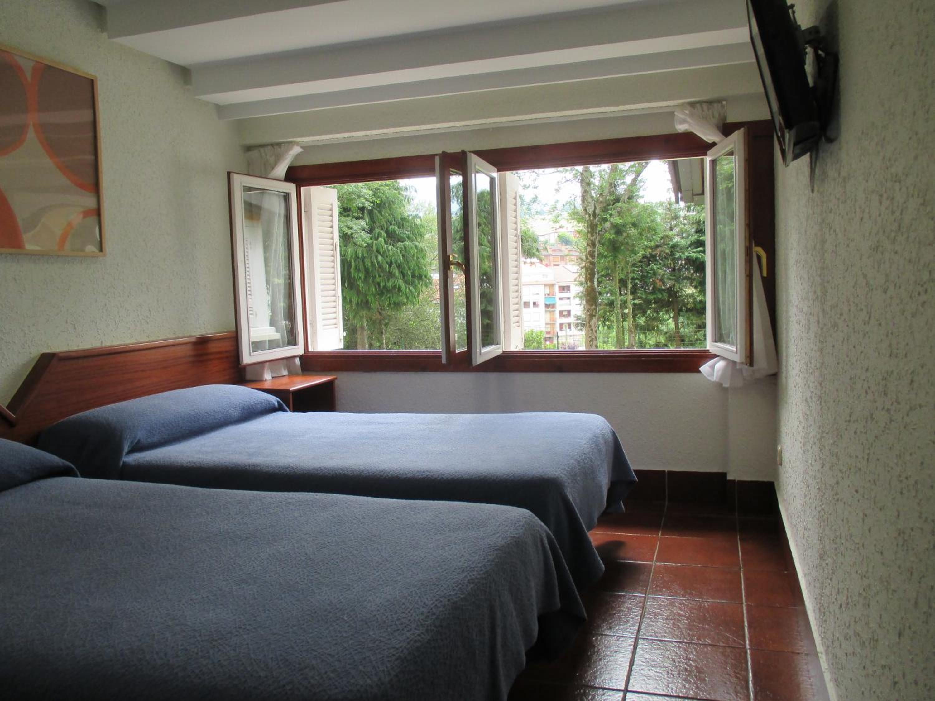 Economy Quadruple Room photo 3