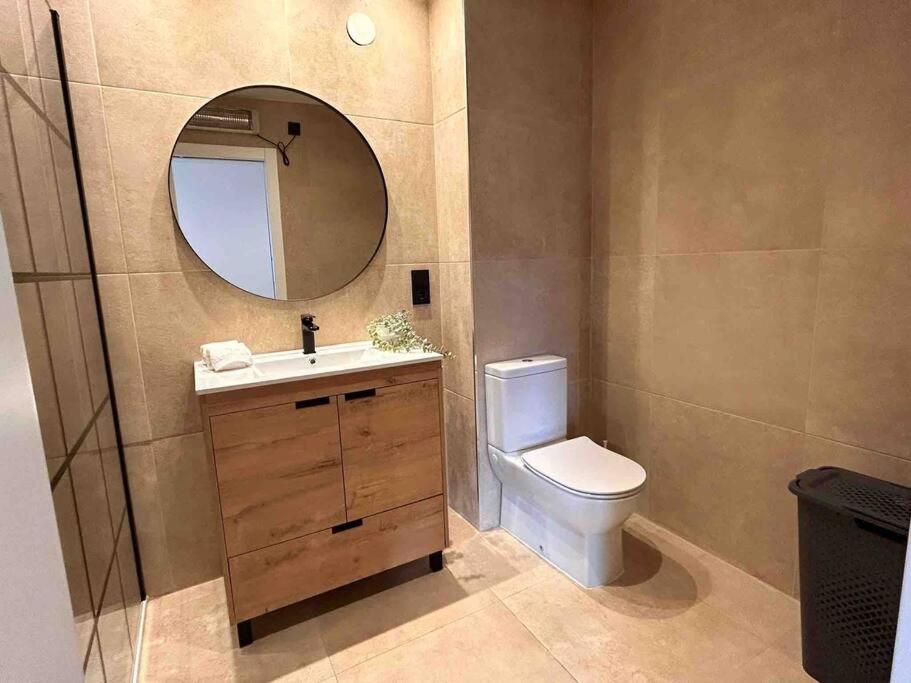 One-Bedroom Apartment photo 2