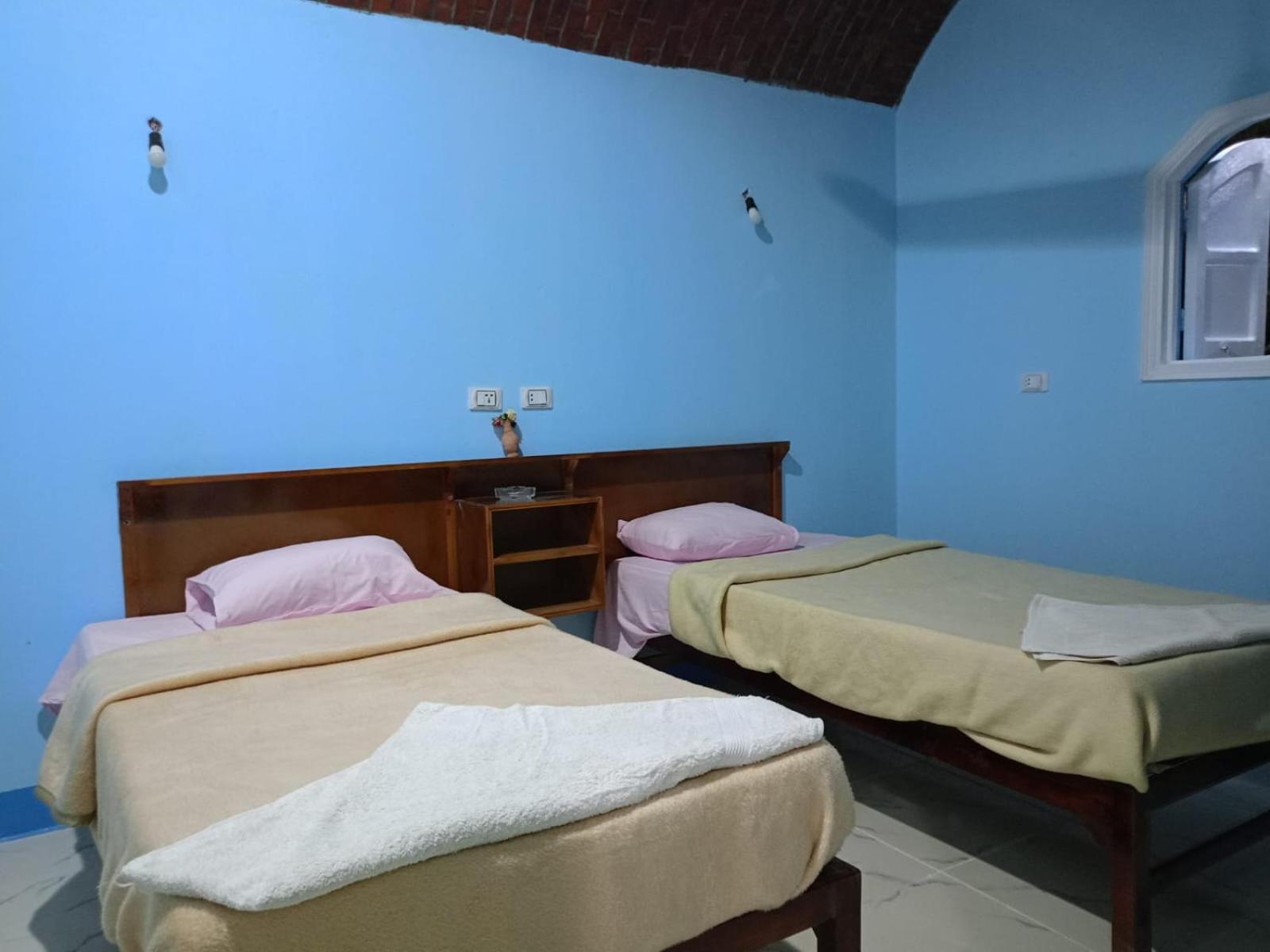 Double Room with Shared Bathroom photo 2