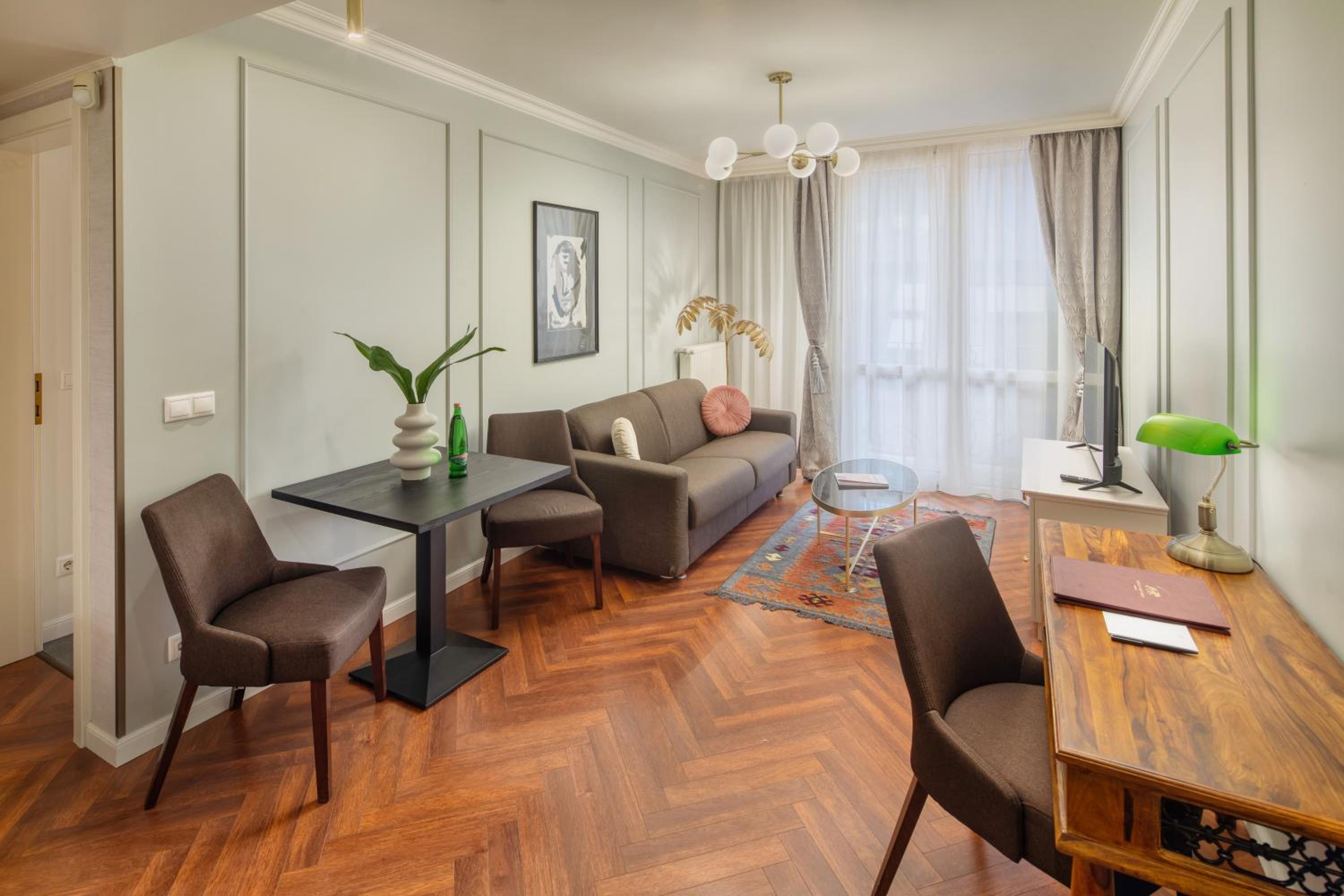 Superior King Suite - Photo 19