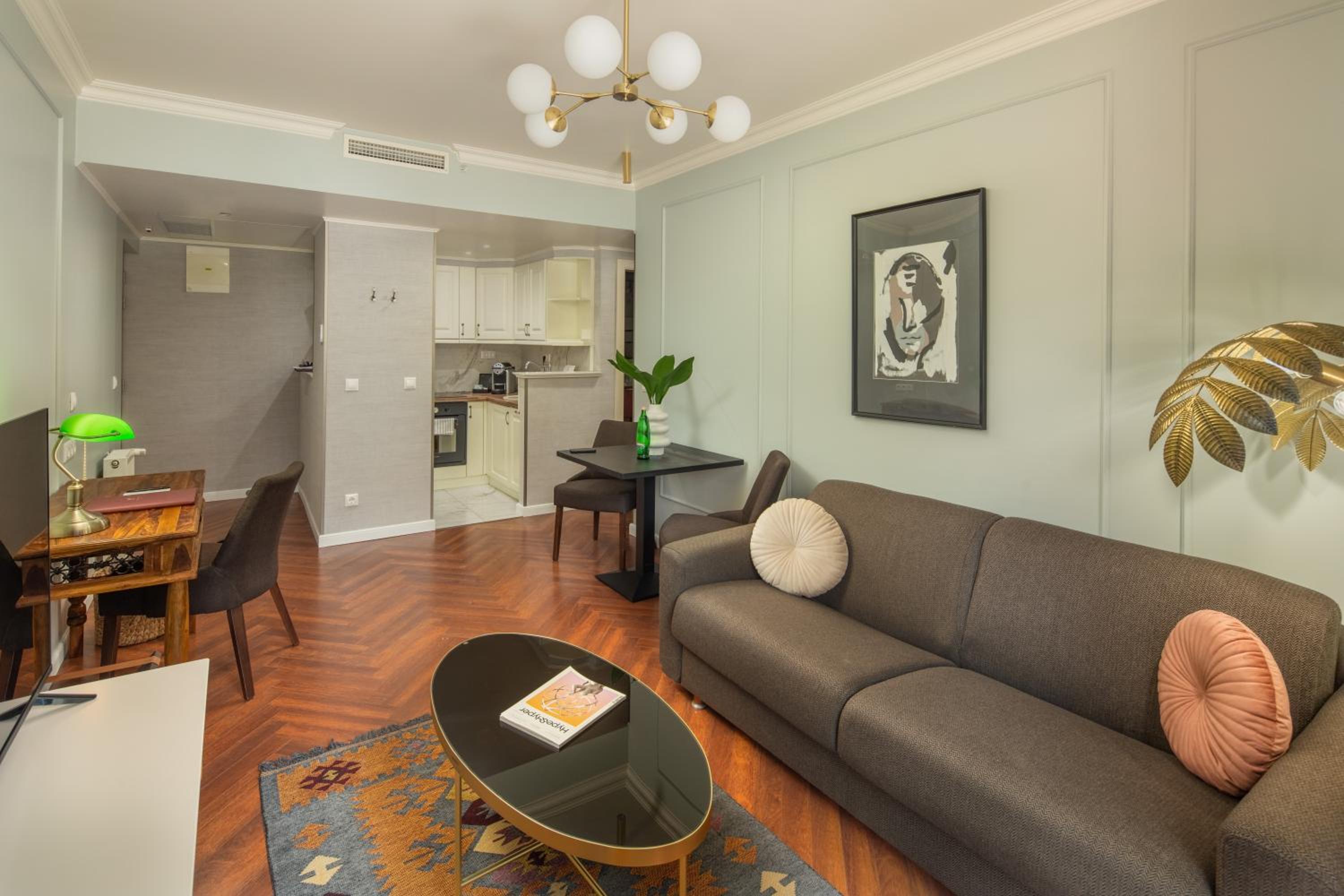 Superior King Suite - Photo 8