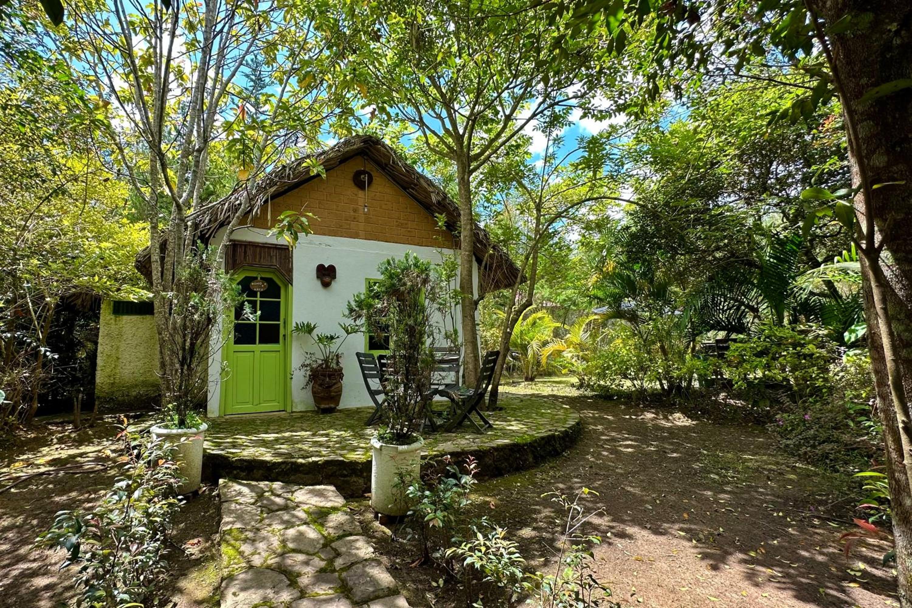 Deluxe Bungalow with Garden View photo 2