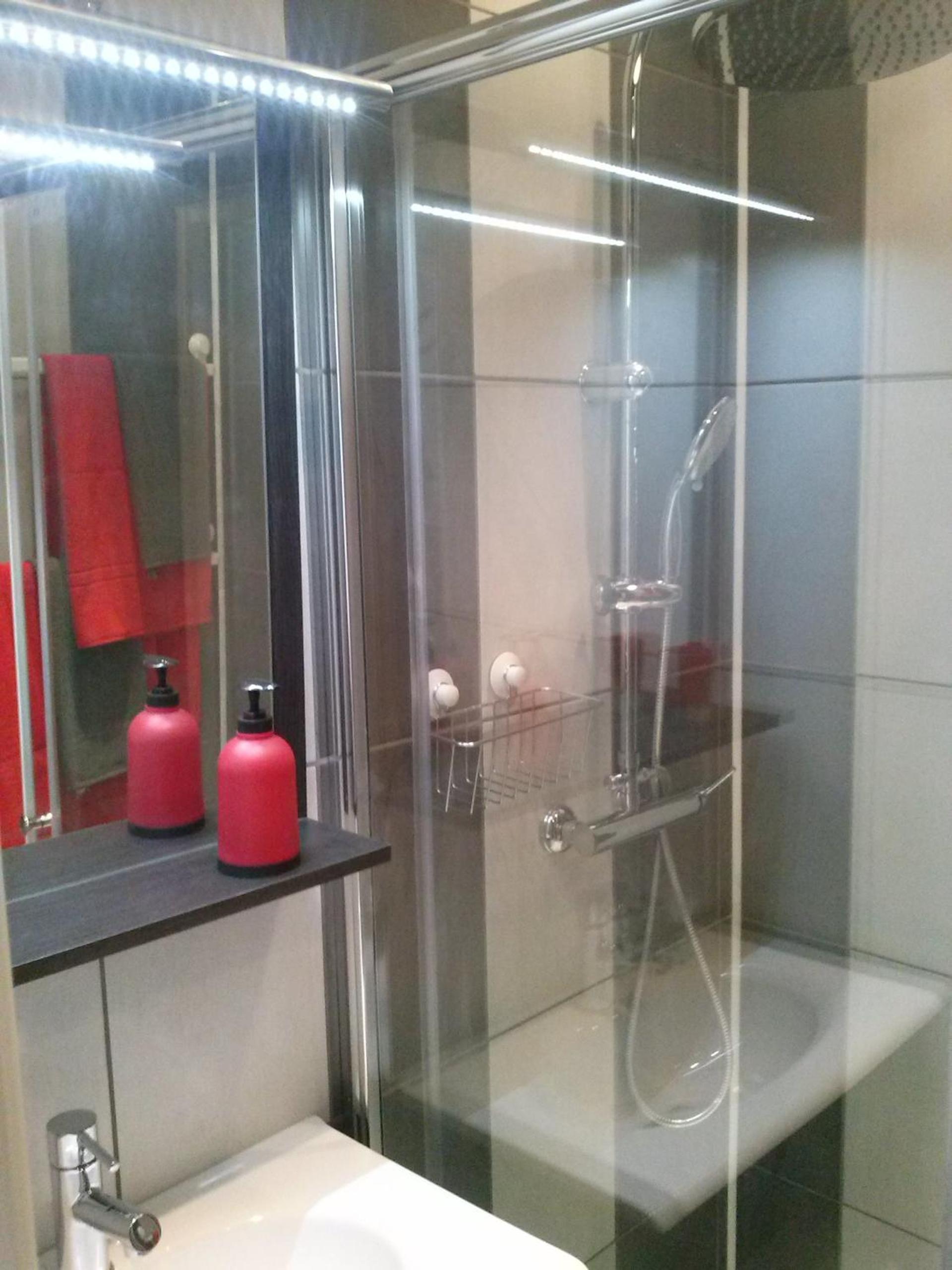 Double Room - Photo 5