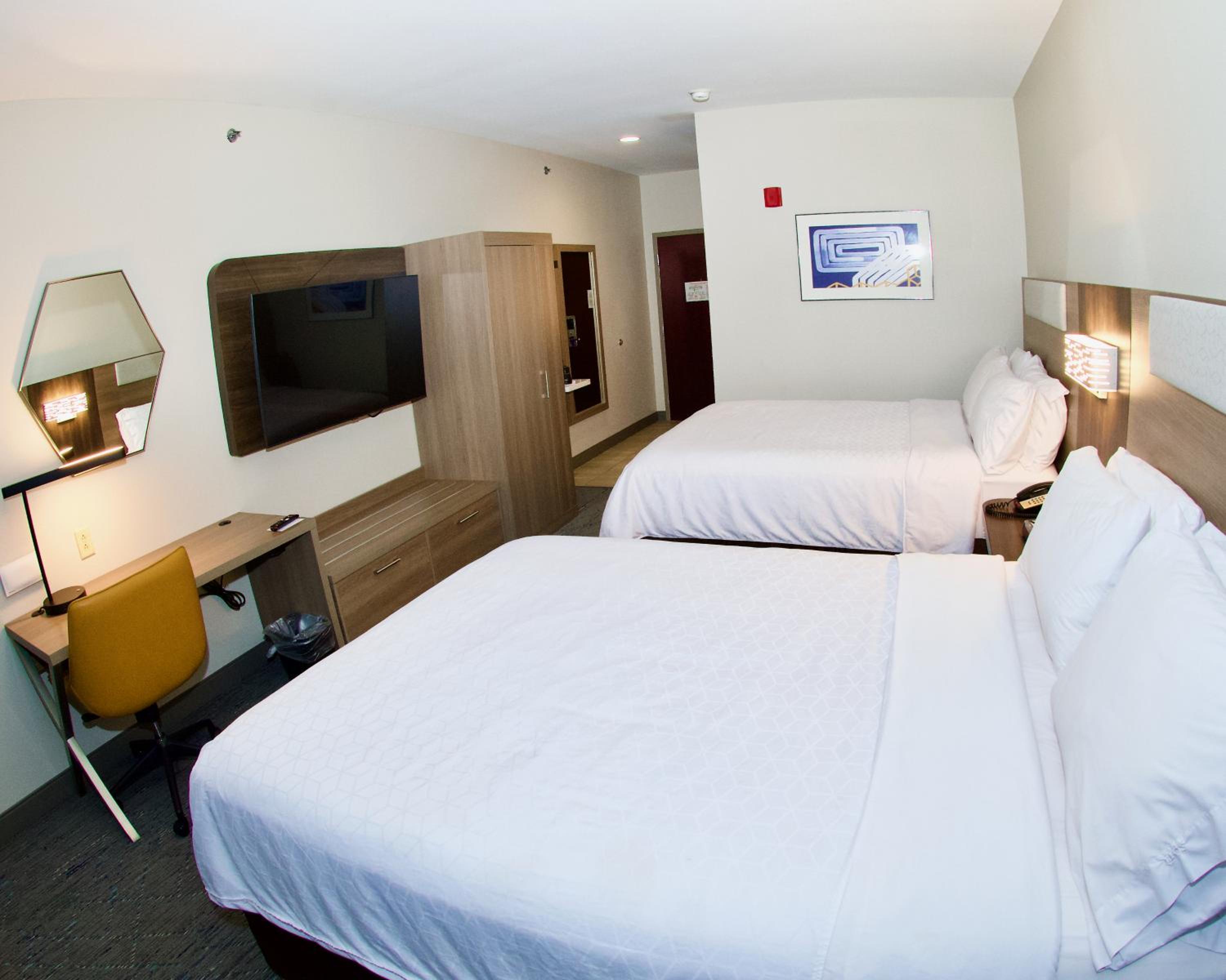 Standard Queen Room with Two Queen Beds - Photo 1