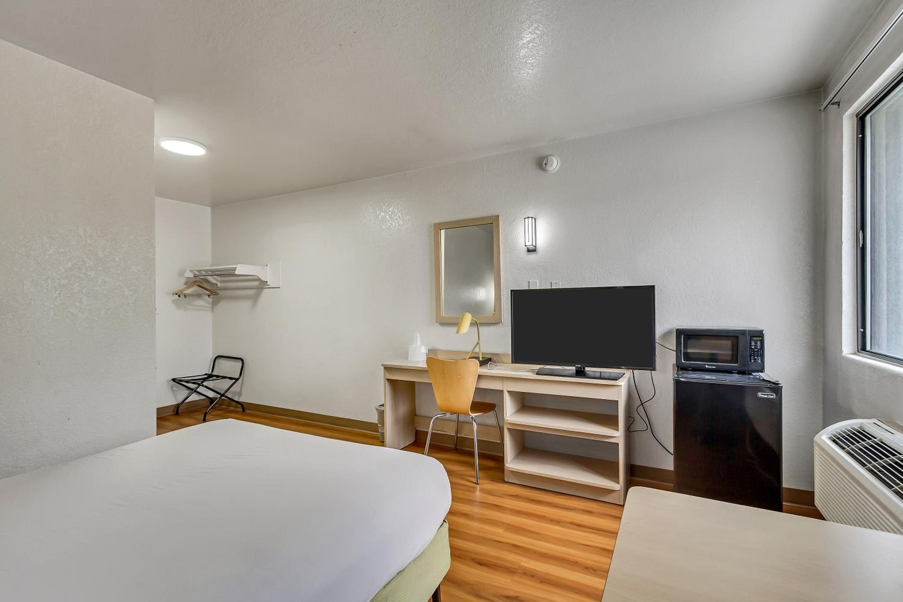 Deluxe Quadruple Room - Non-Smoking