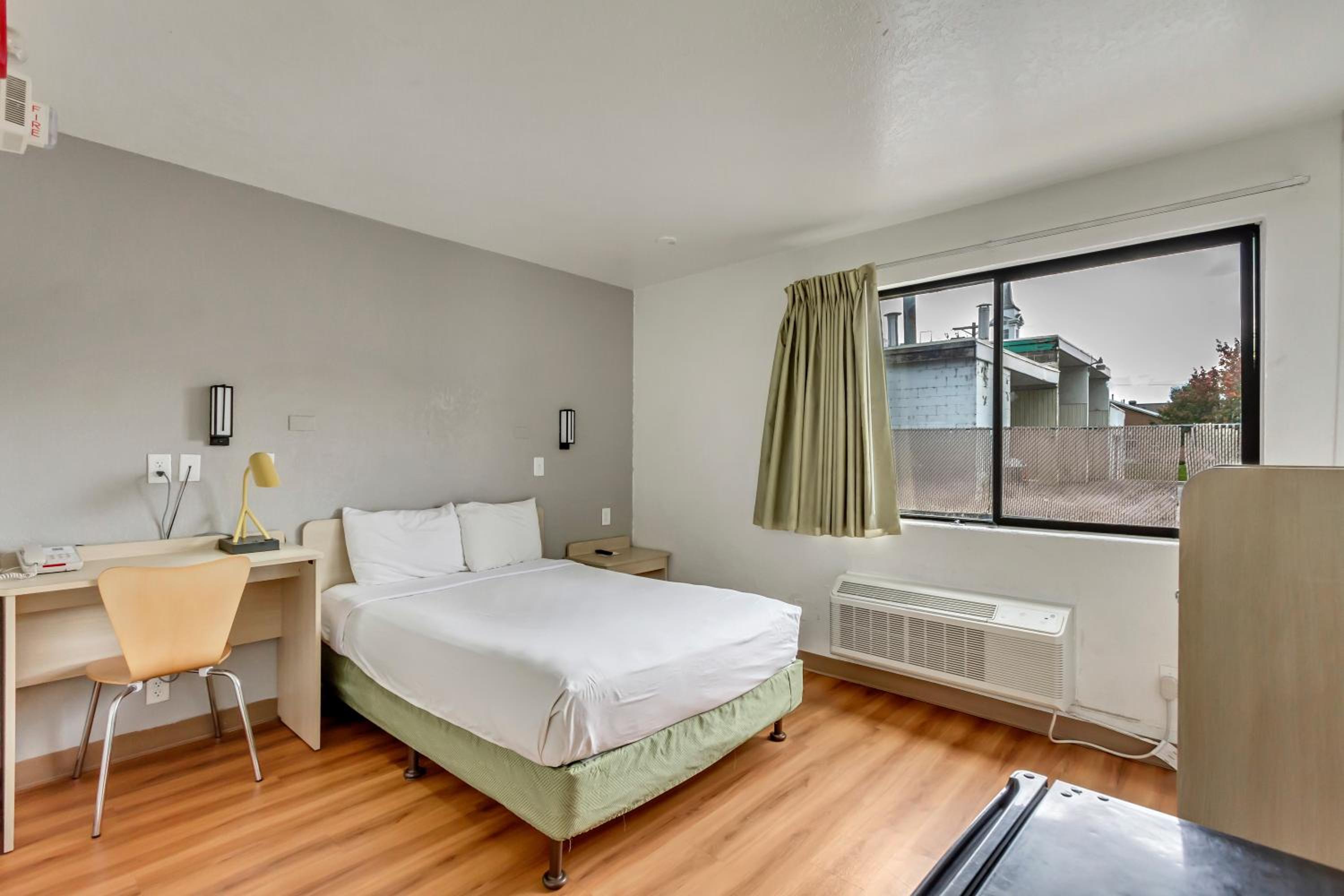 Double Room - Disability Access - Roll In Shower photo 3