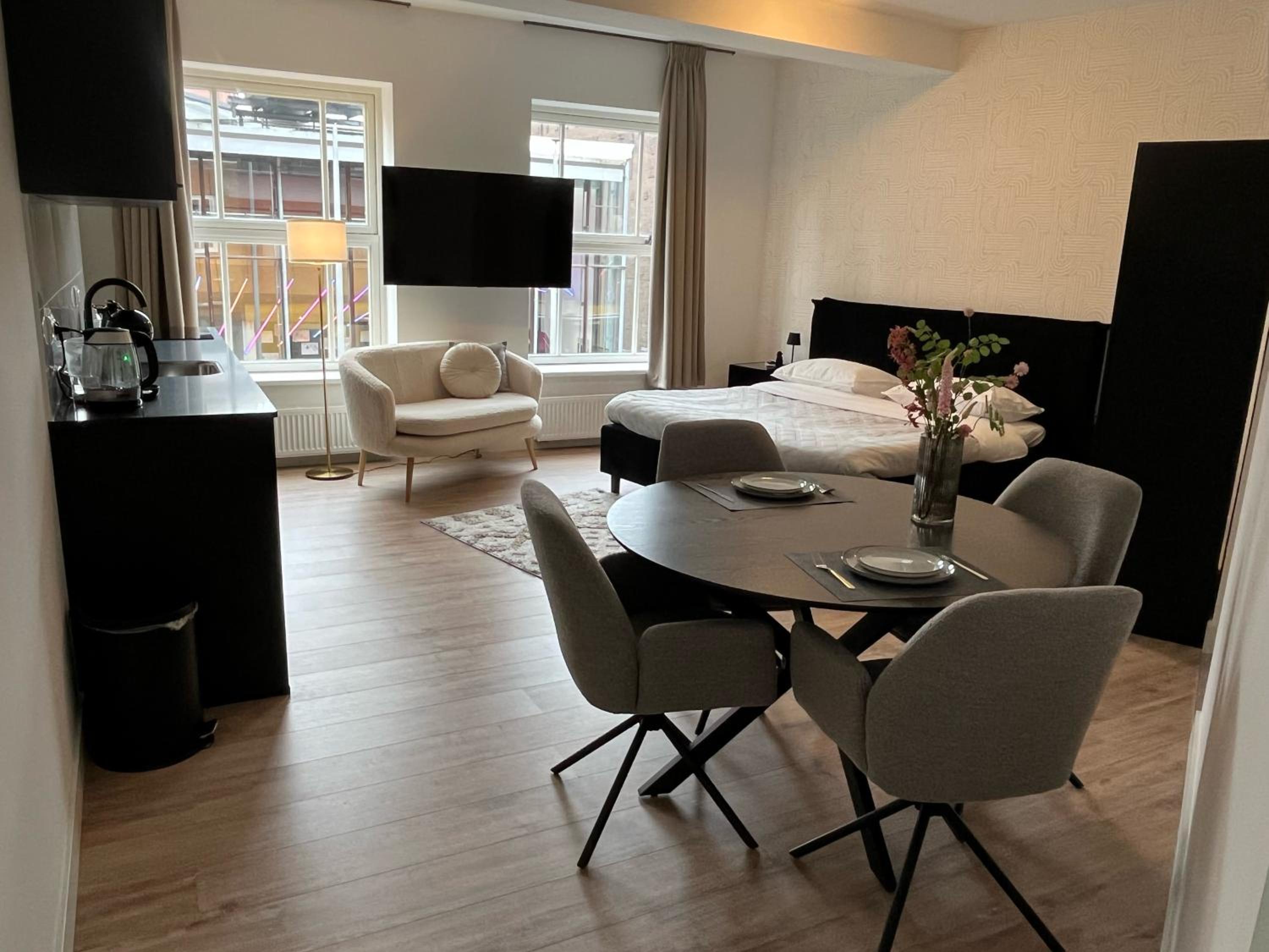 Apartment photo 1