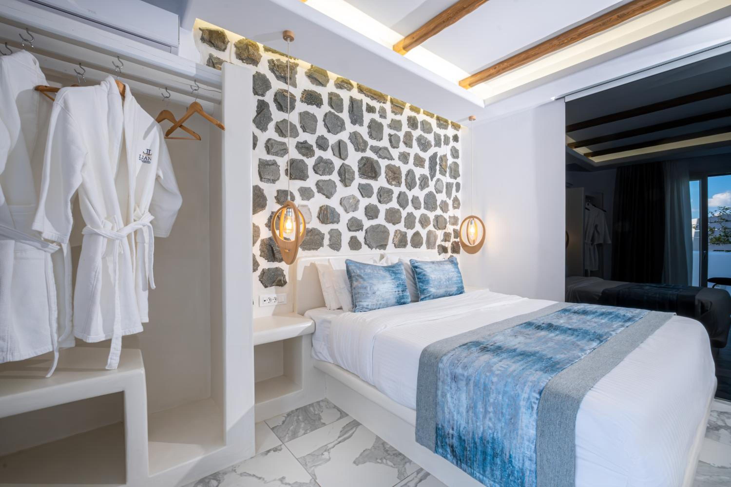 Executive Suite with Pool View photo 2