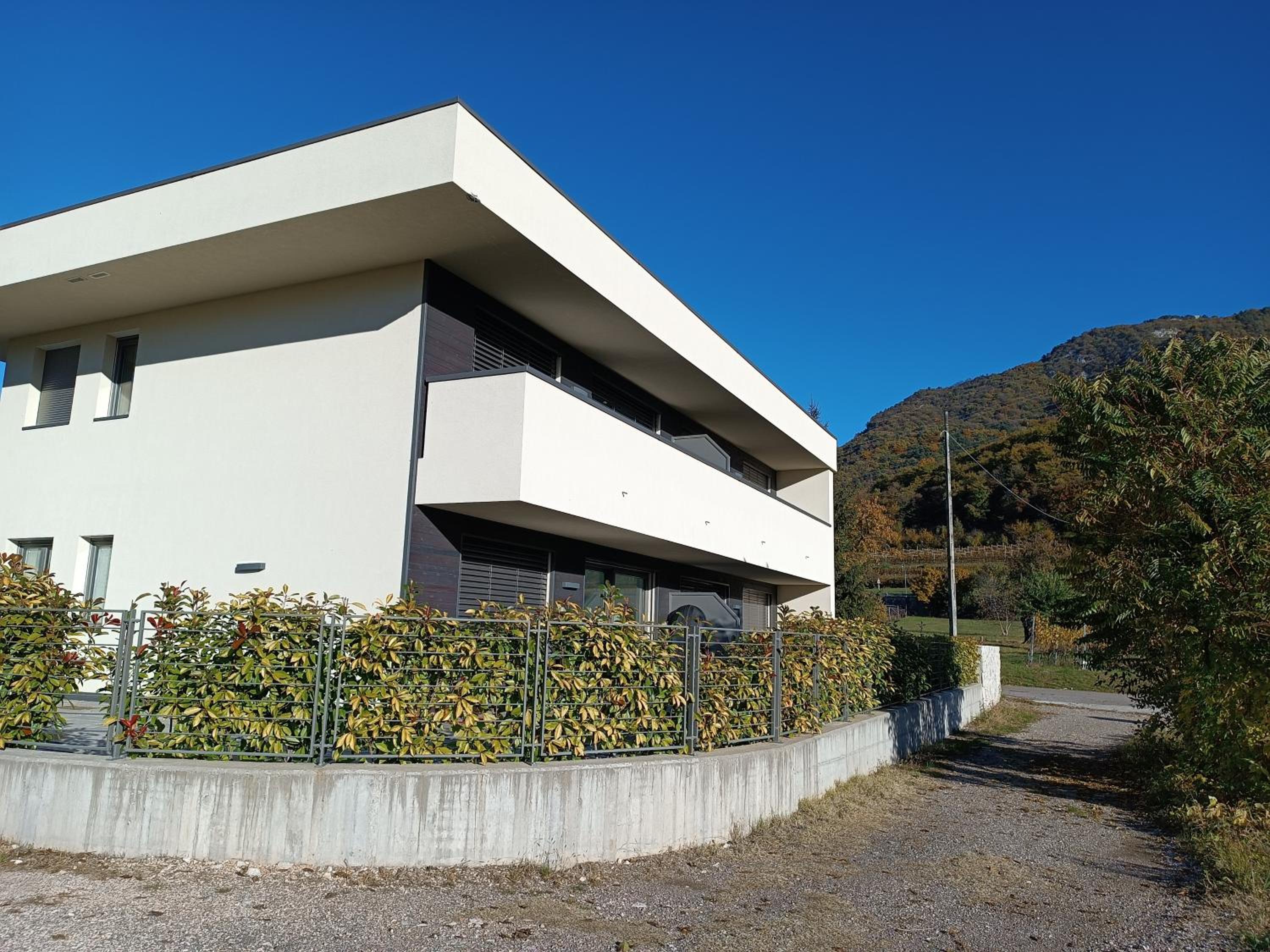 Apartment with Mountain View photo 2