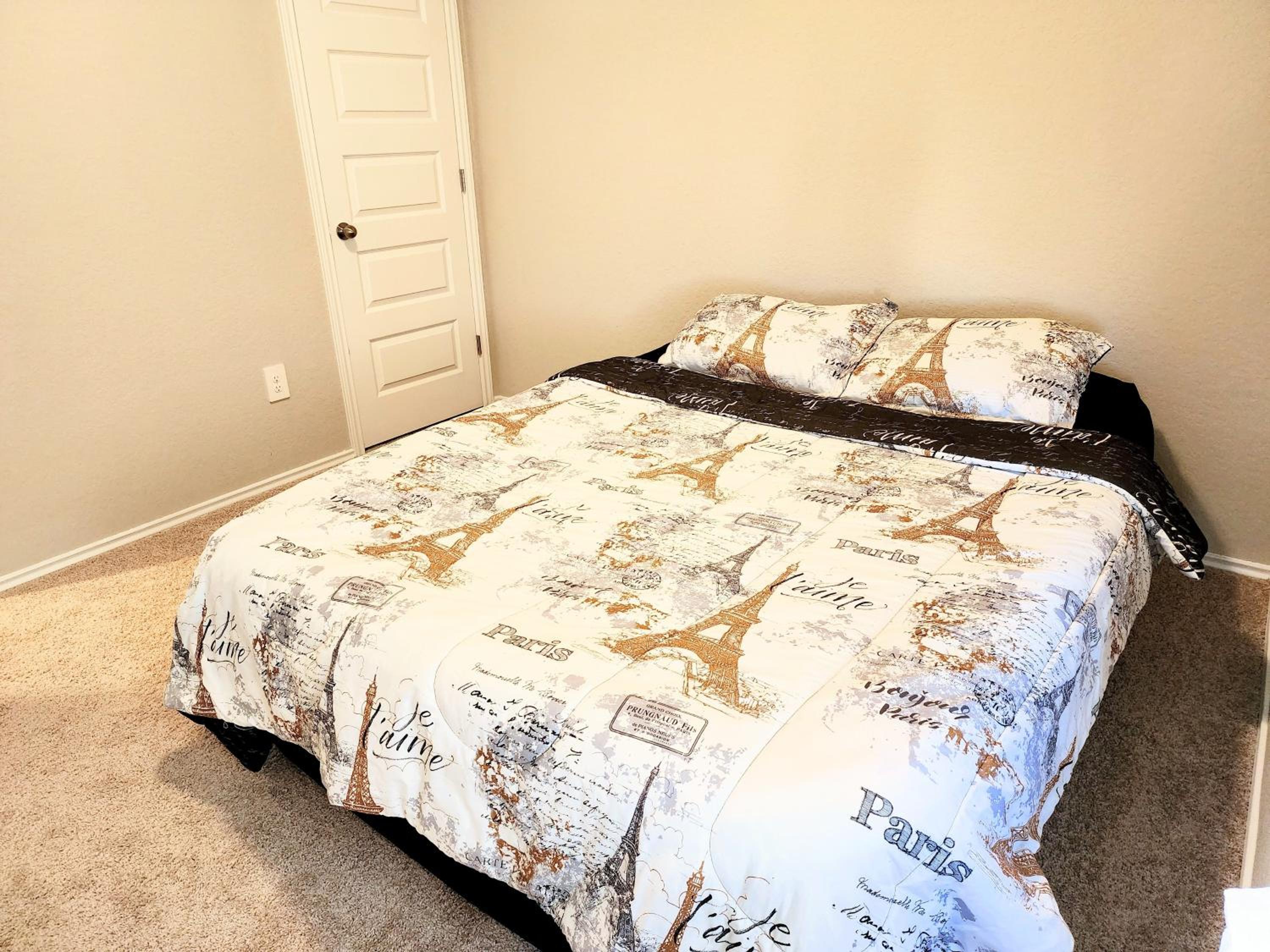 Three-Bedroom House photo 1