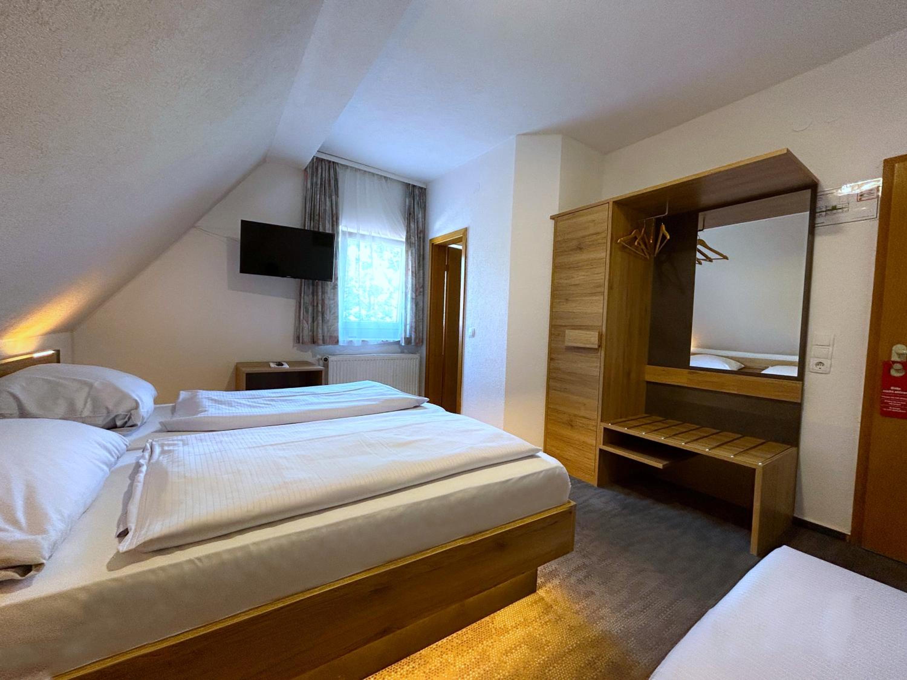 Double Room with Private Bathroom photo 3