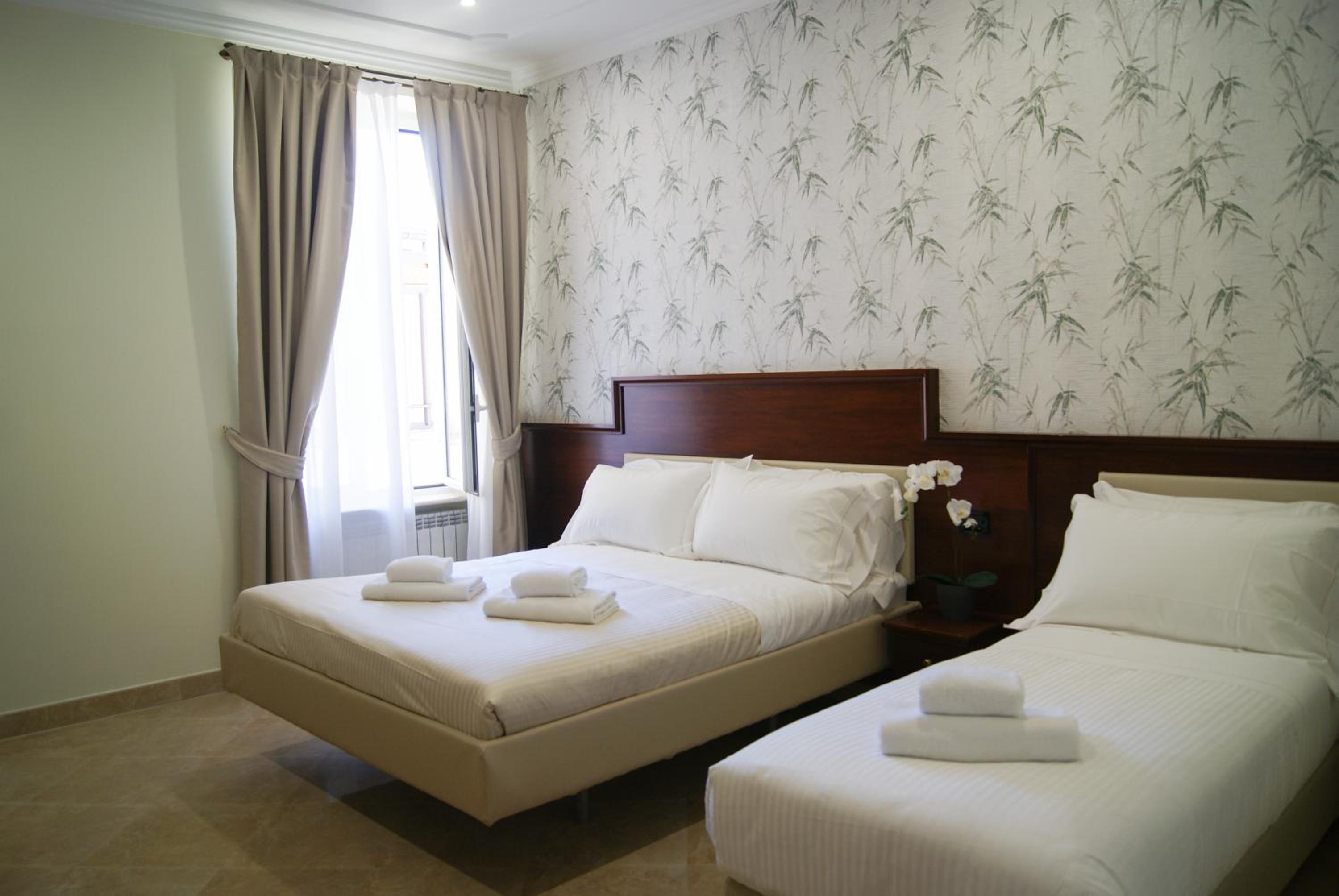 Deluxe Triple Room photo 2