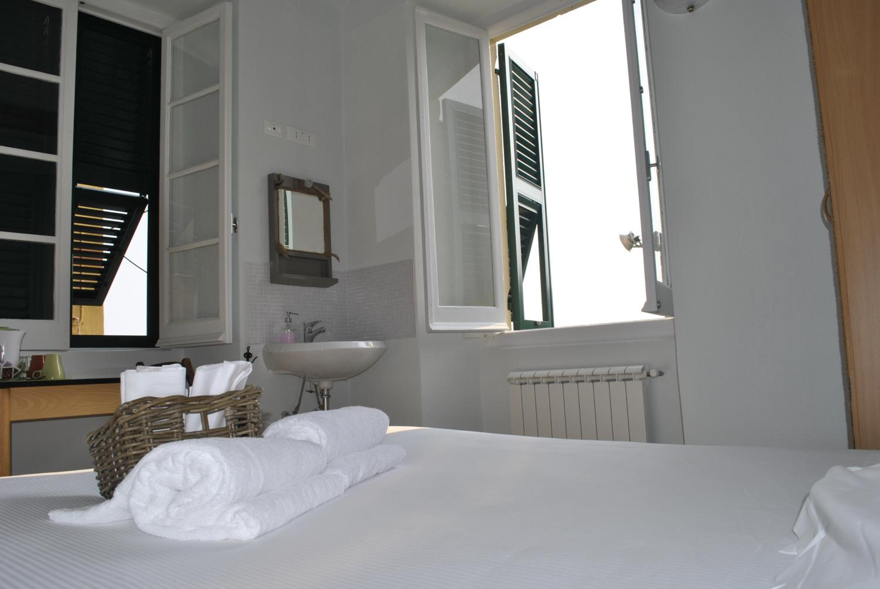 Double Room with Private External Bathroom