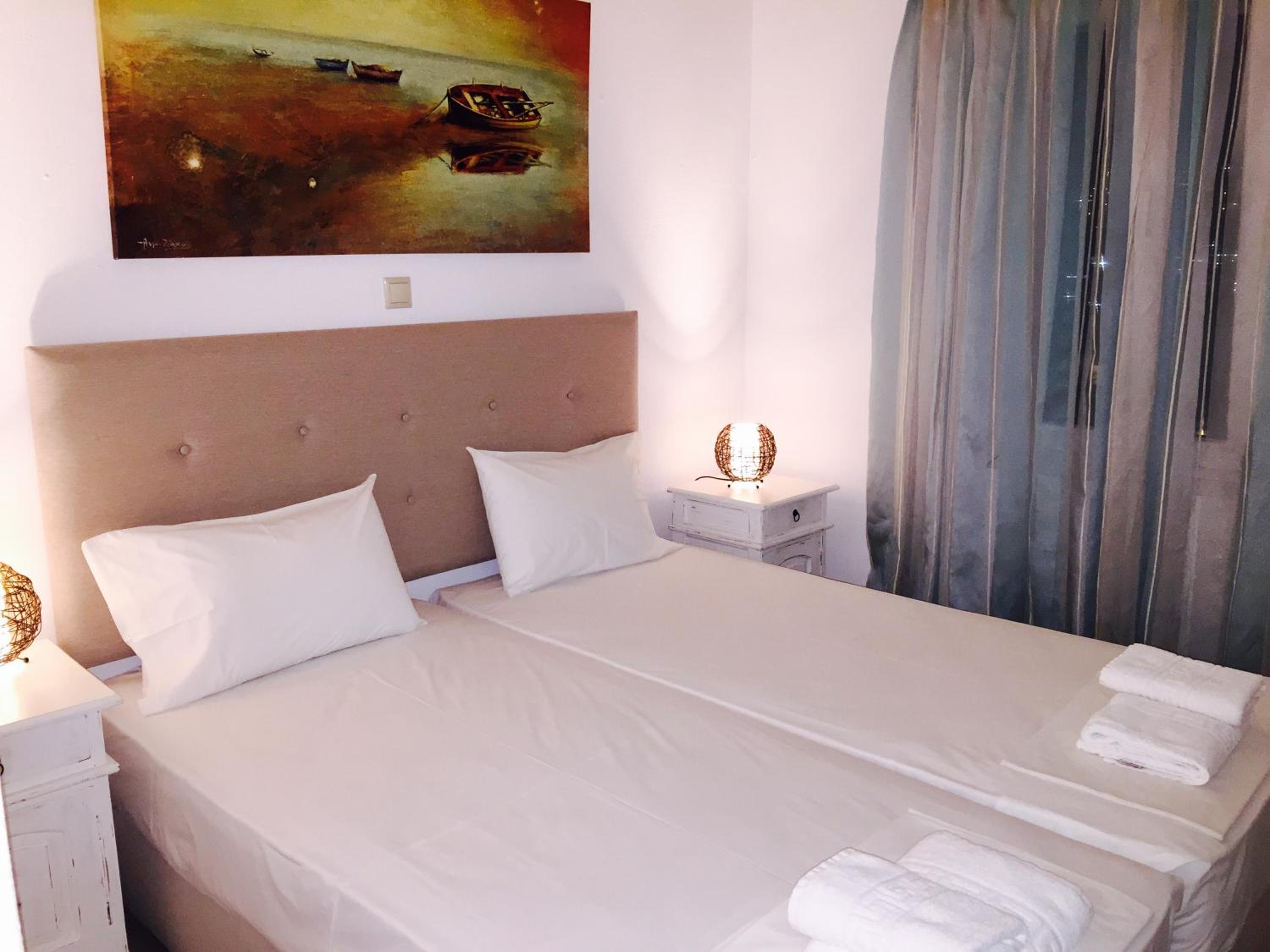 Two-Bedroom Apartment - Photo 2