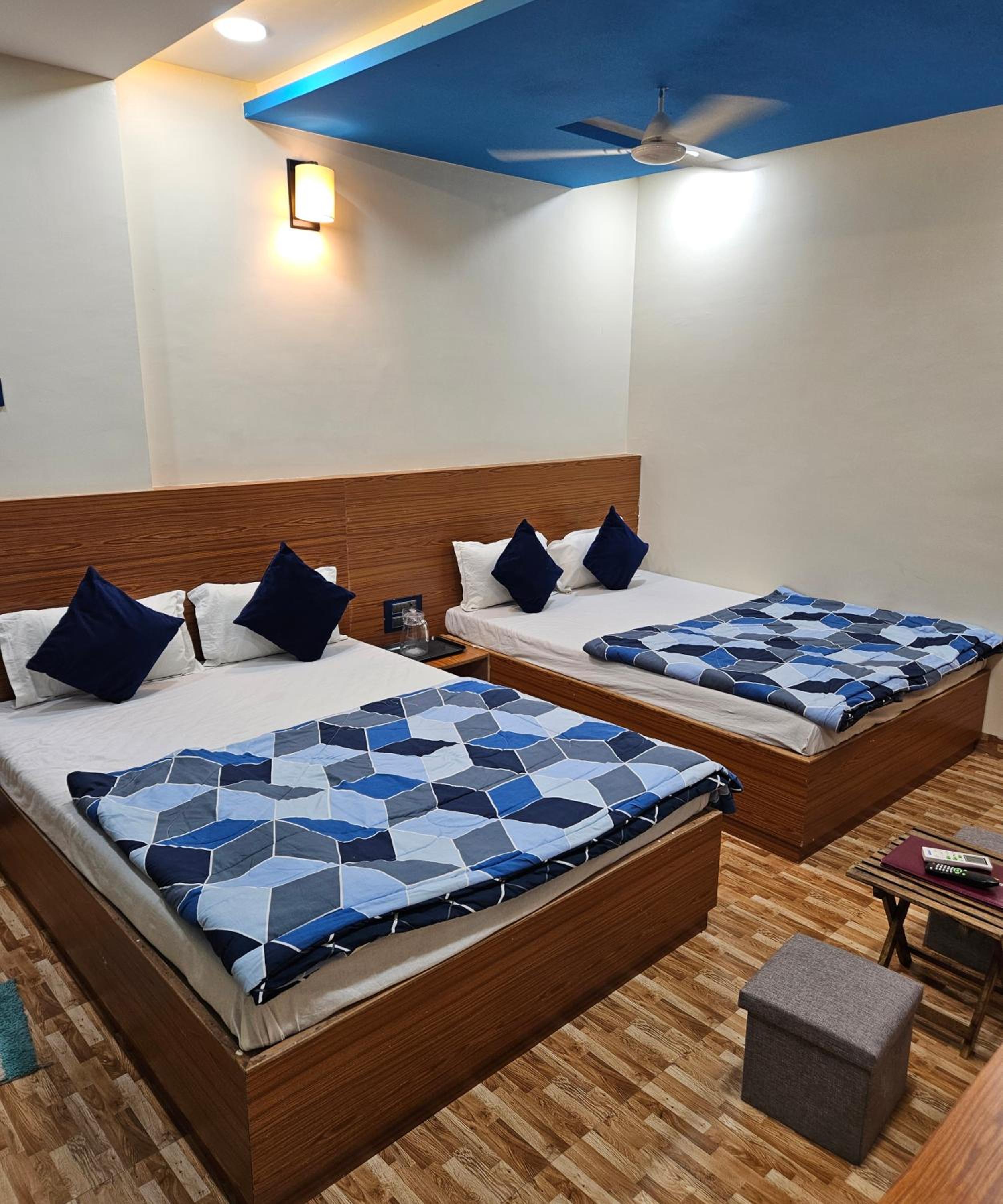 Economy Quadruple Room - Photo 63