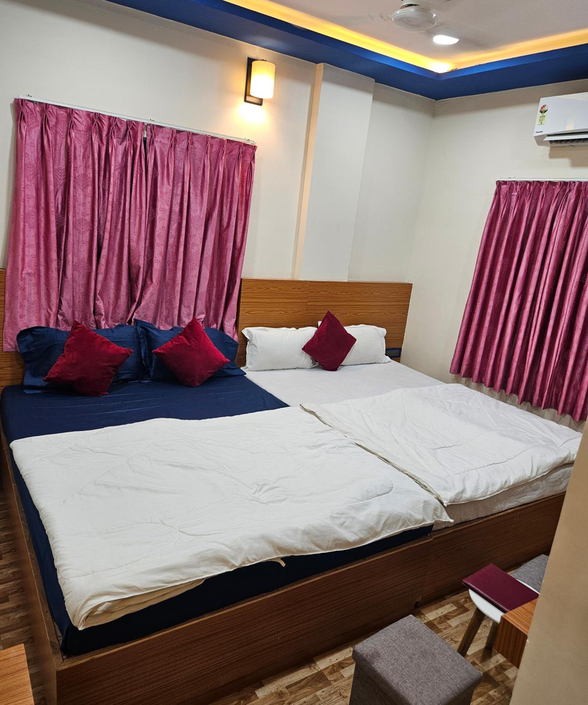 Economy Quadruple Room - Photo 14